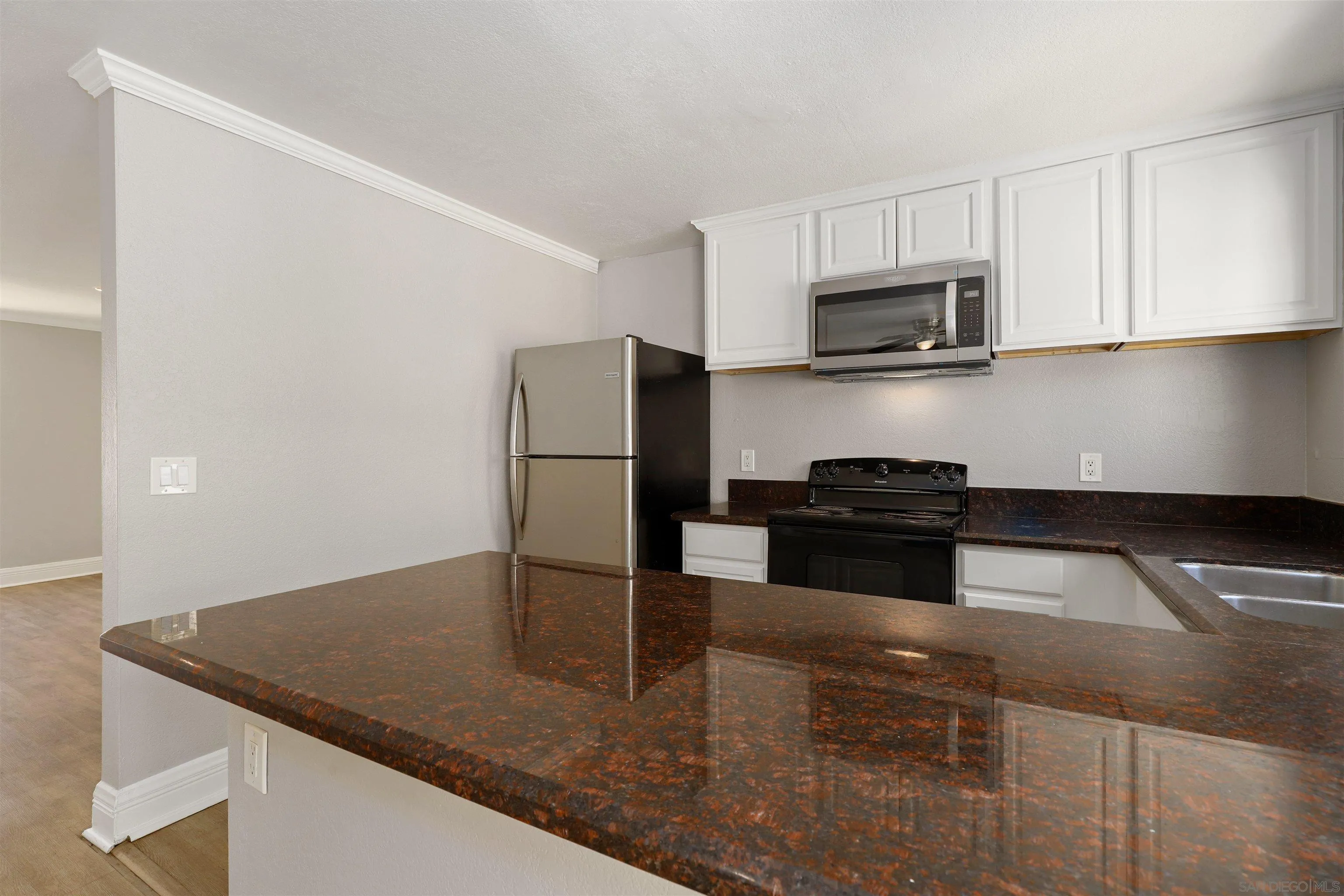 Photo #5: 240024301 Listing 