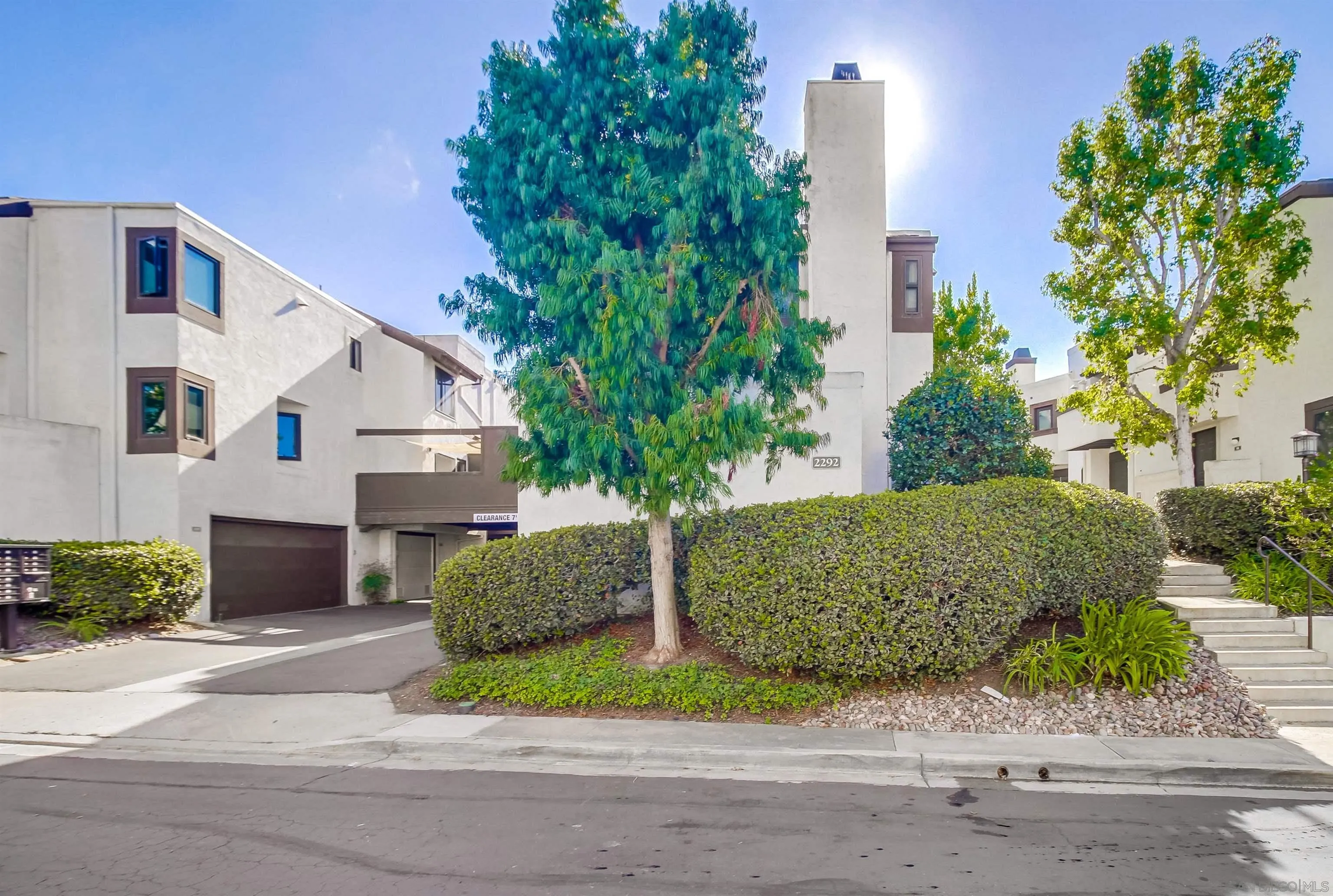 Photo #2: 240024318 Listing 