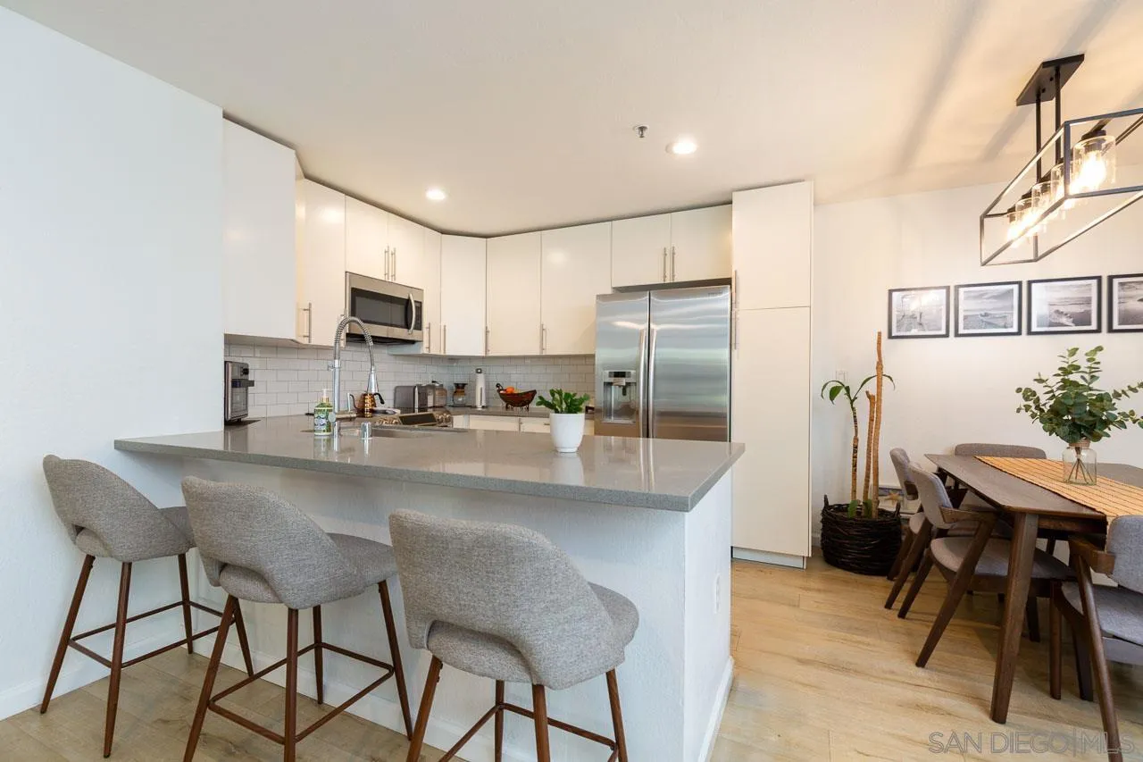 Photo #4: 240024324 Listing 