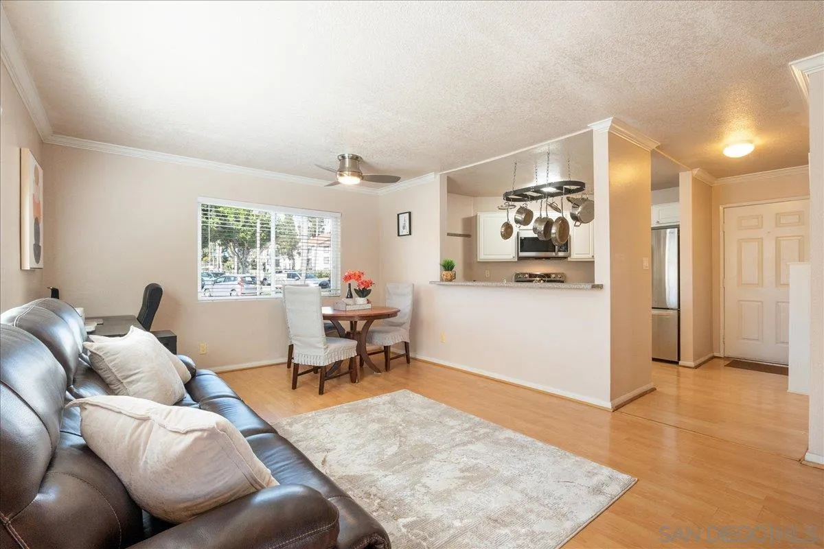 Photo #6: 240024422 Listing 