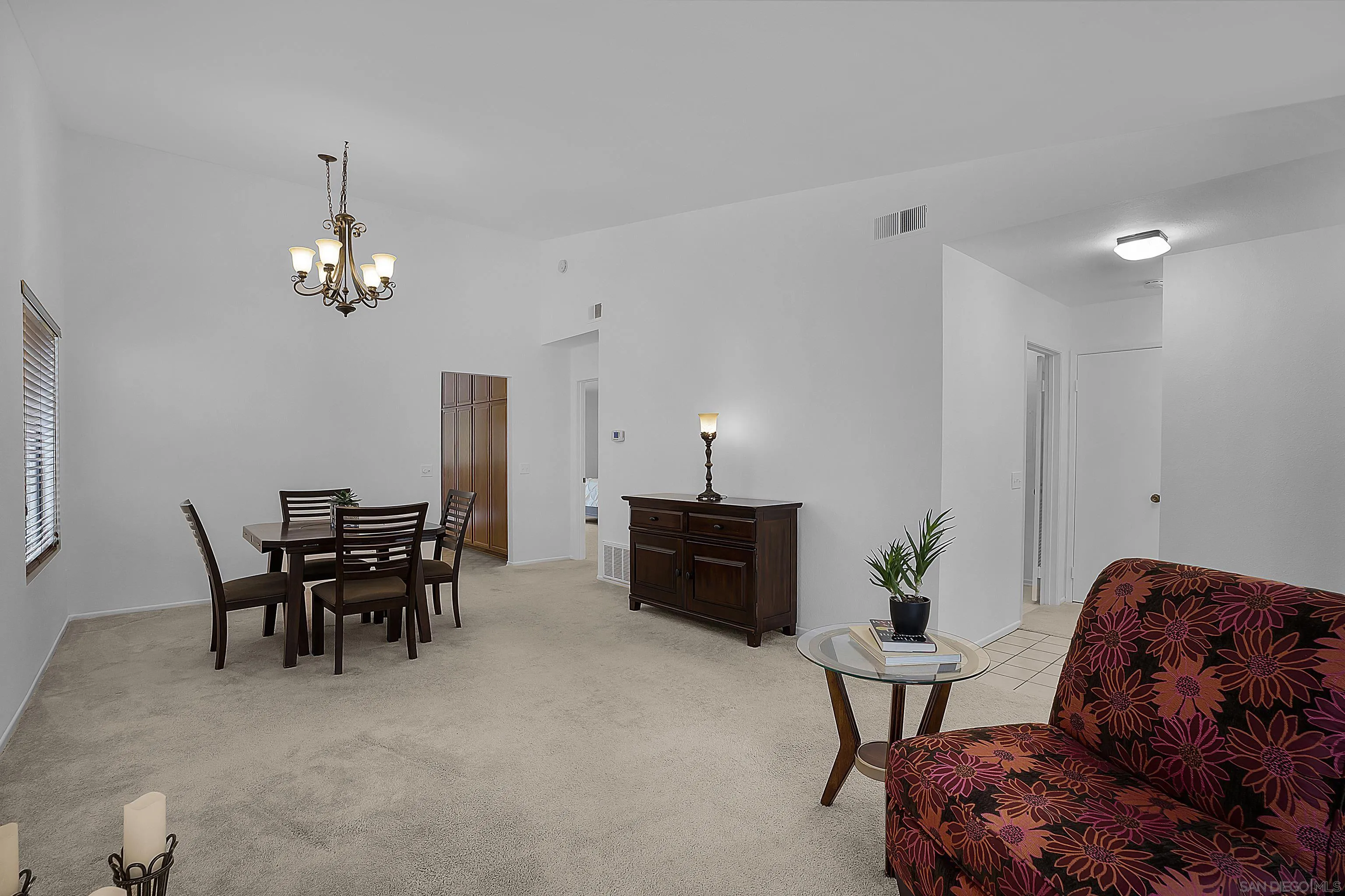 Photo #4: 240024499 Listing 