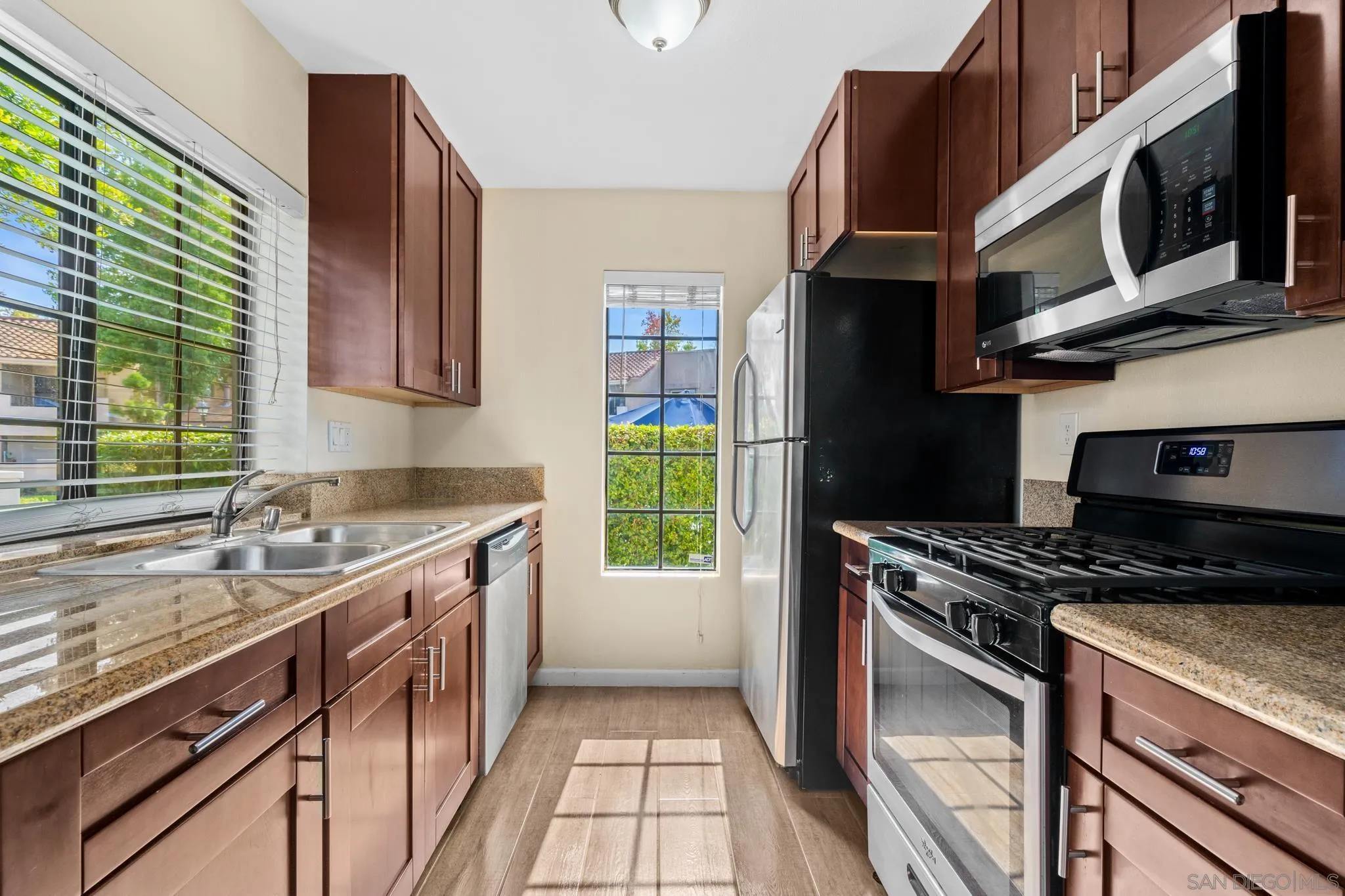 Photo #4: 240024651 Listing 