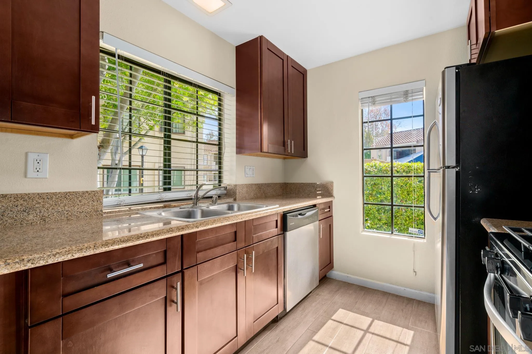 Photo #3: 240024651 Listing 
