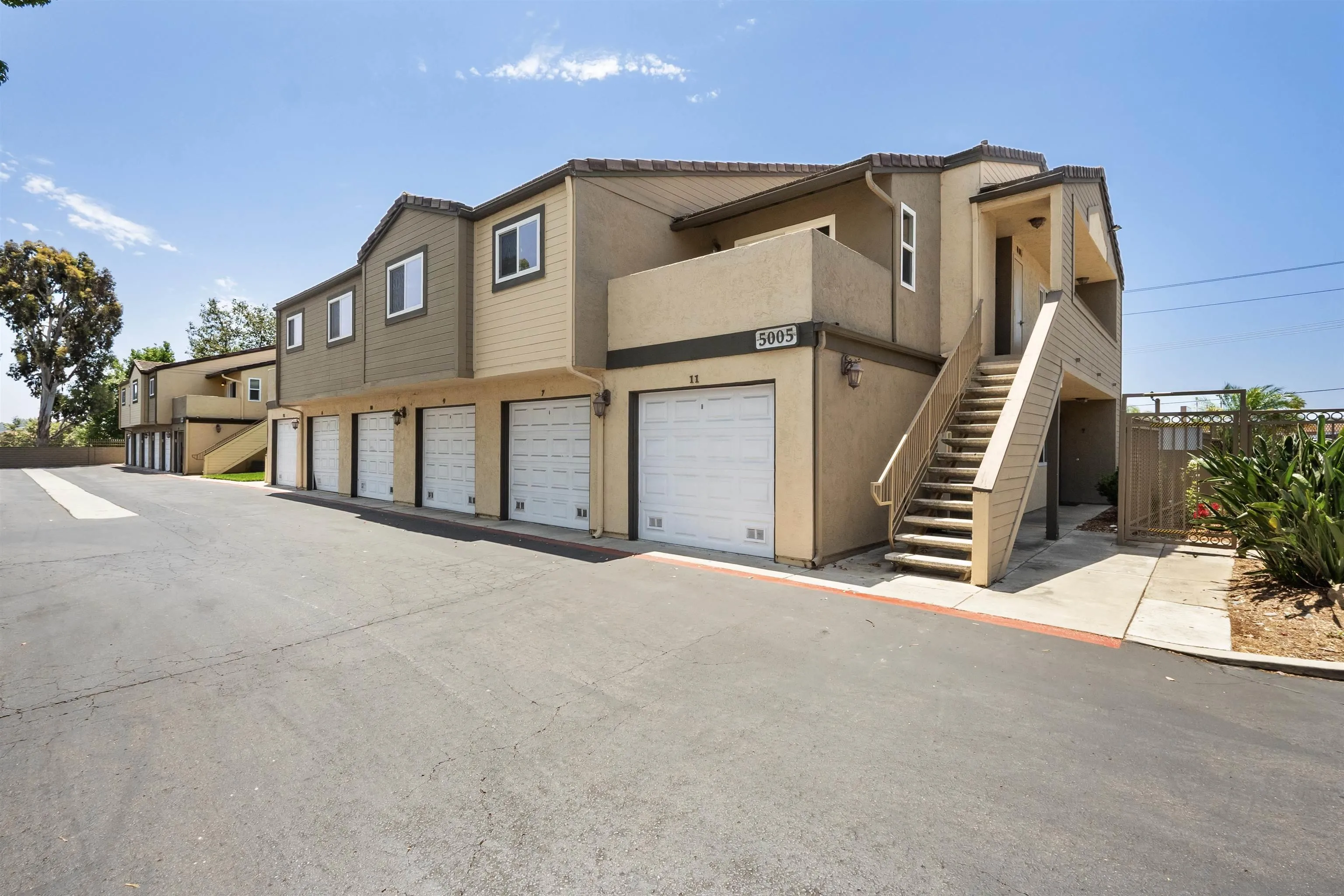 Photo #2: 240024699 Listing 