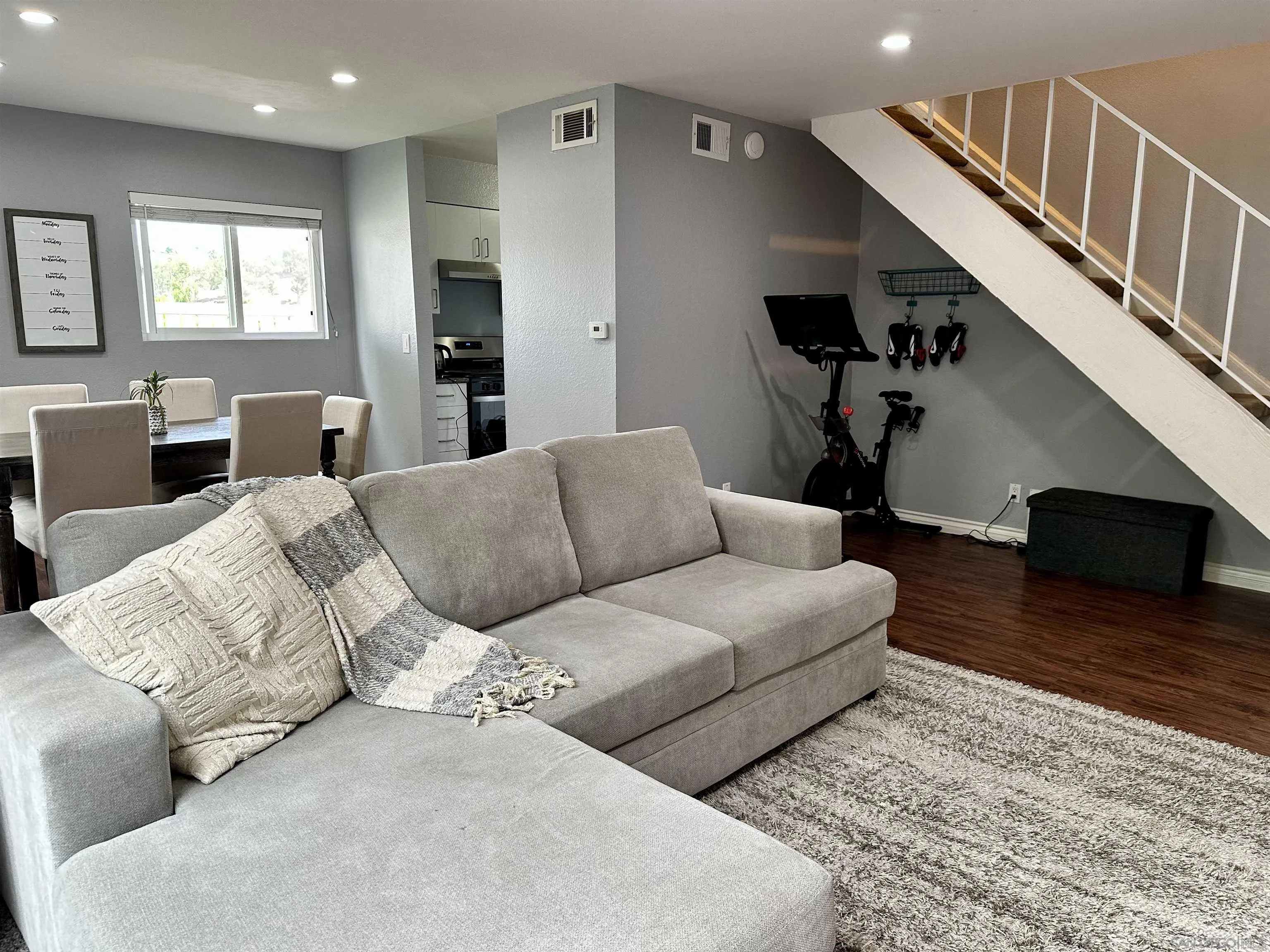 Photo #5: 240024707 Listing 