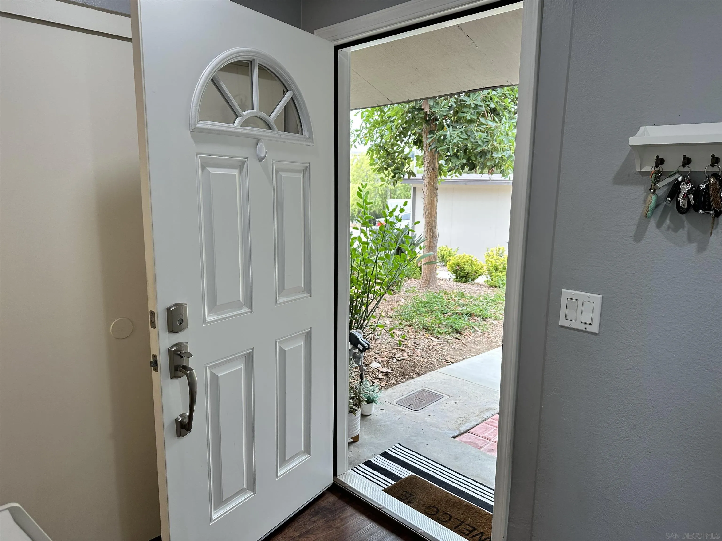 Photo #3: 240024707 Listing 