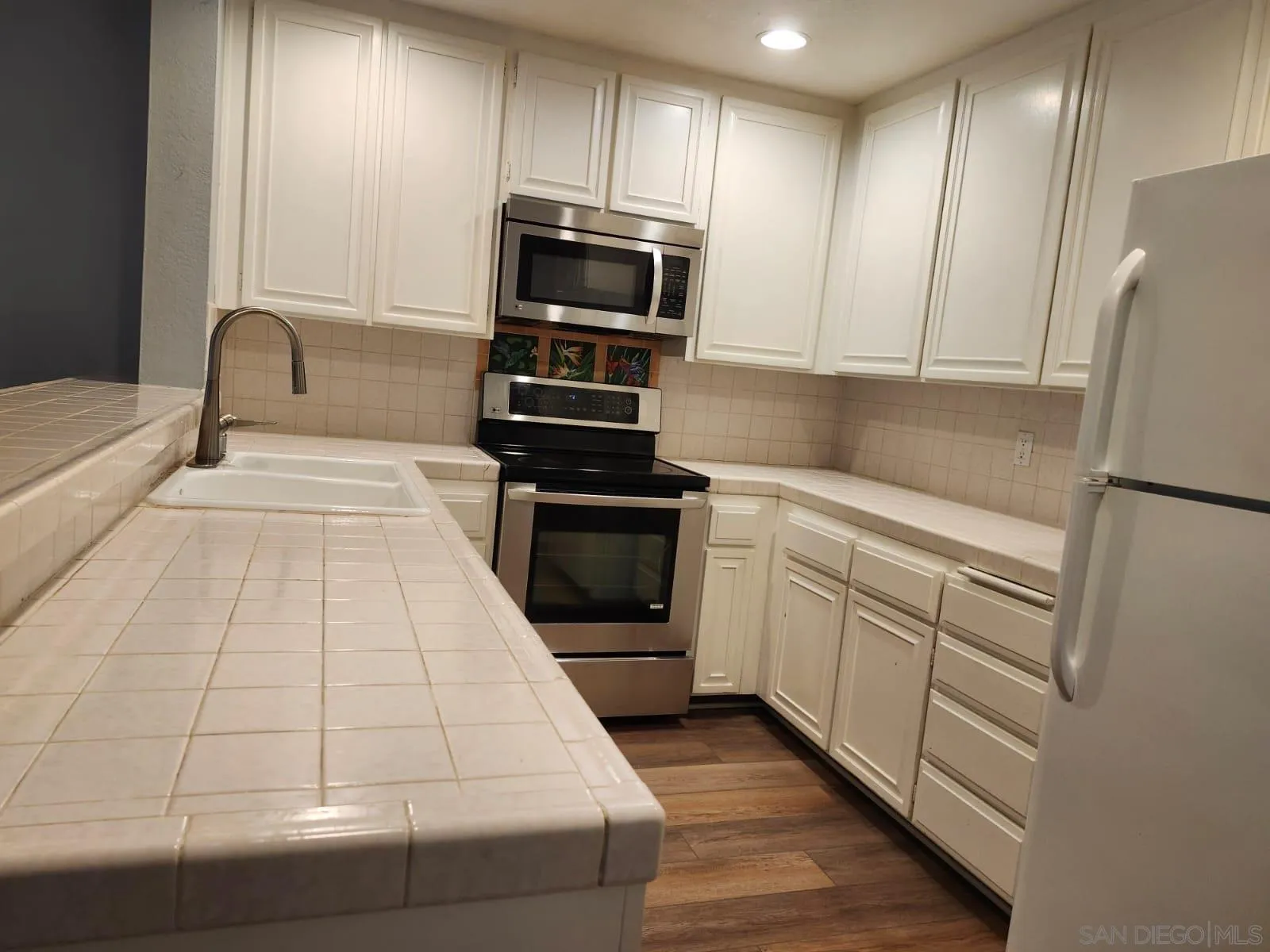 Photo #6: 240024922 Listing 