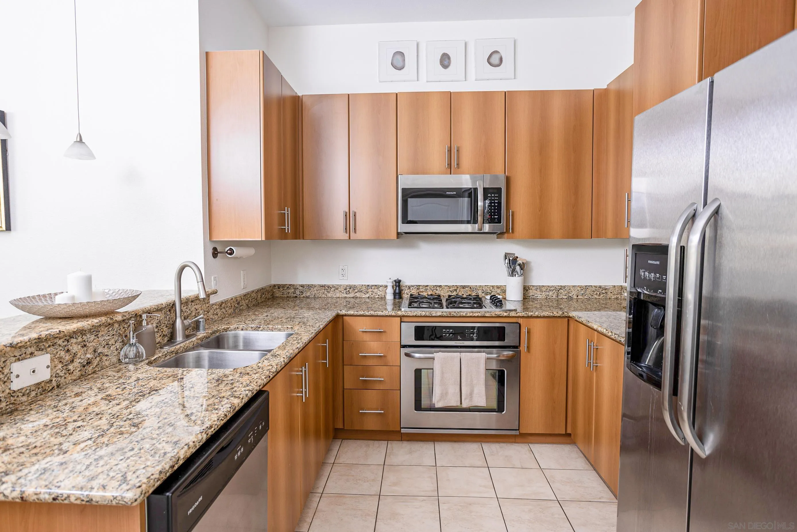 Photo #4: 240025205 Listing 