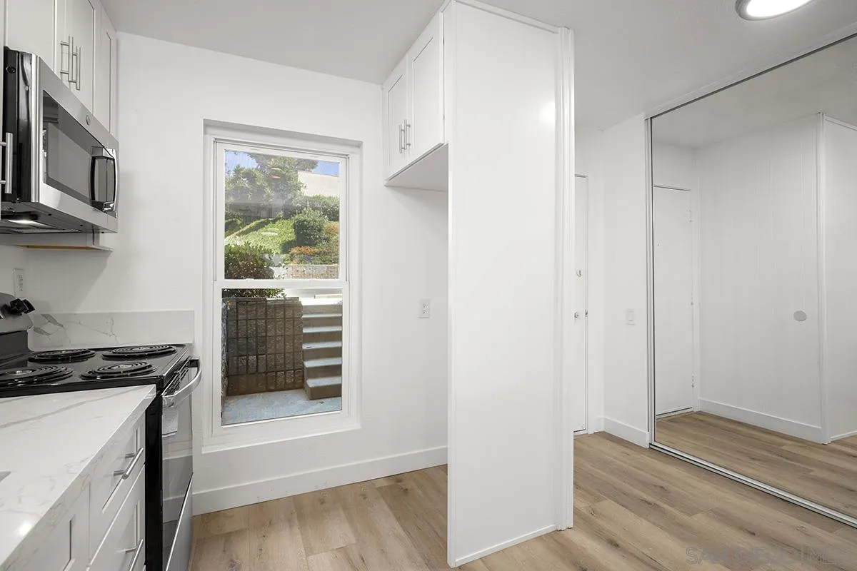 Photo #4: 240025213 Listing 