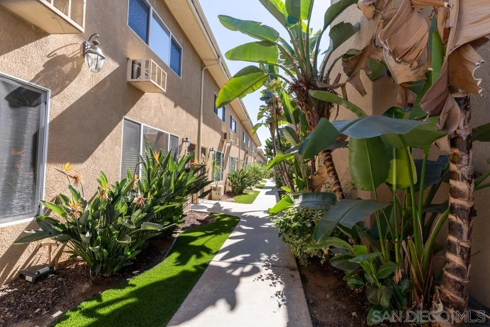 Photo #4: 240025216 Listing 