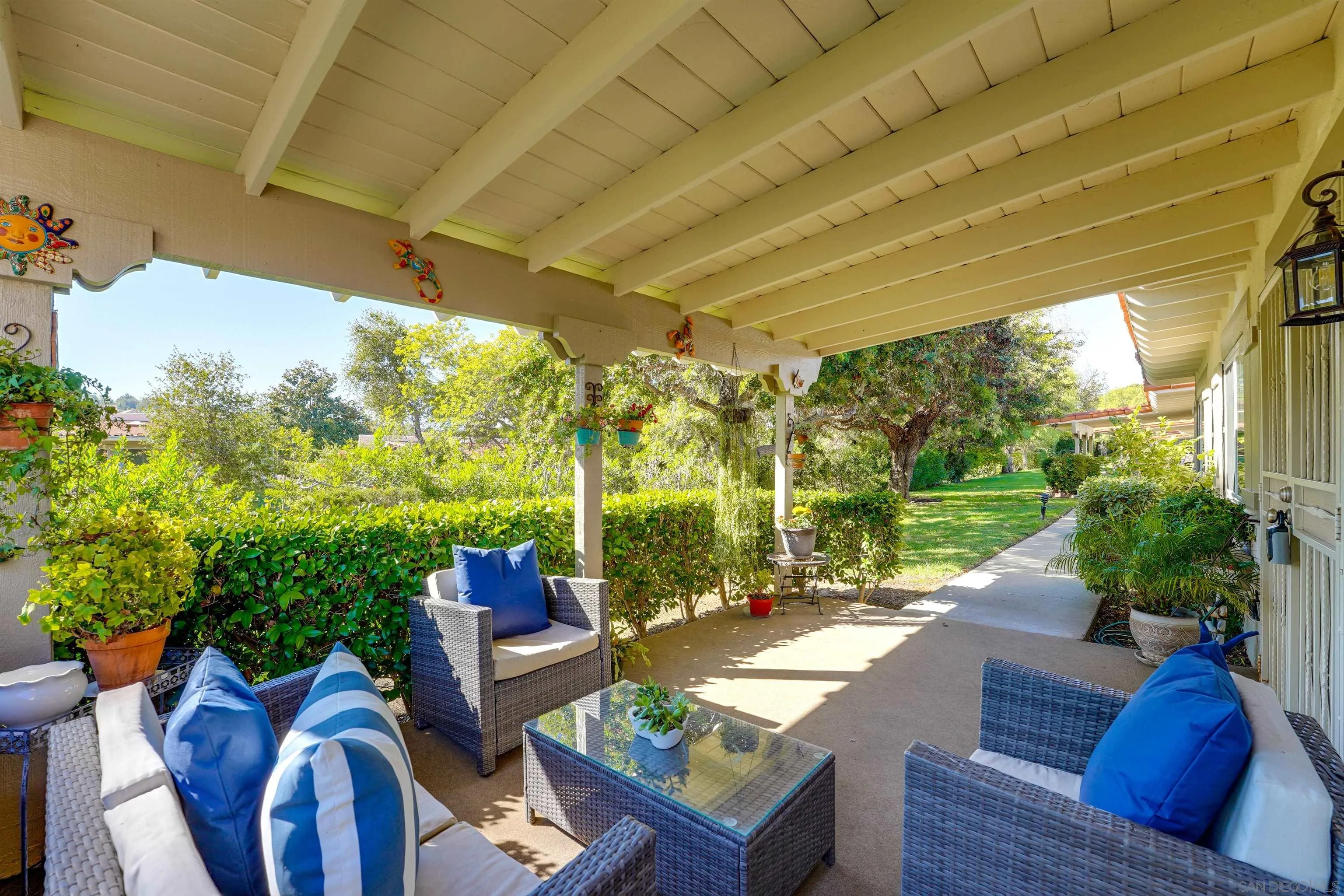 Photo #3: 240025329 Listing 