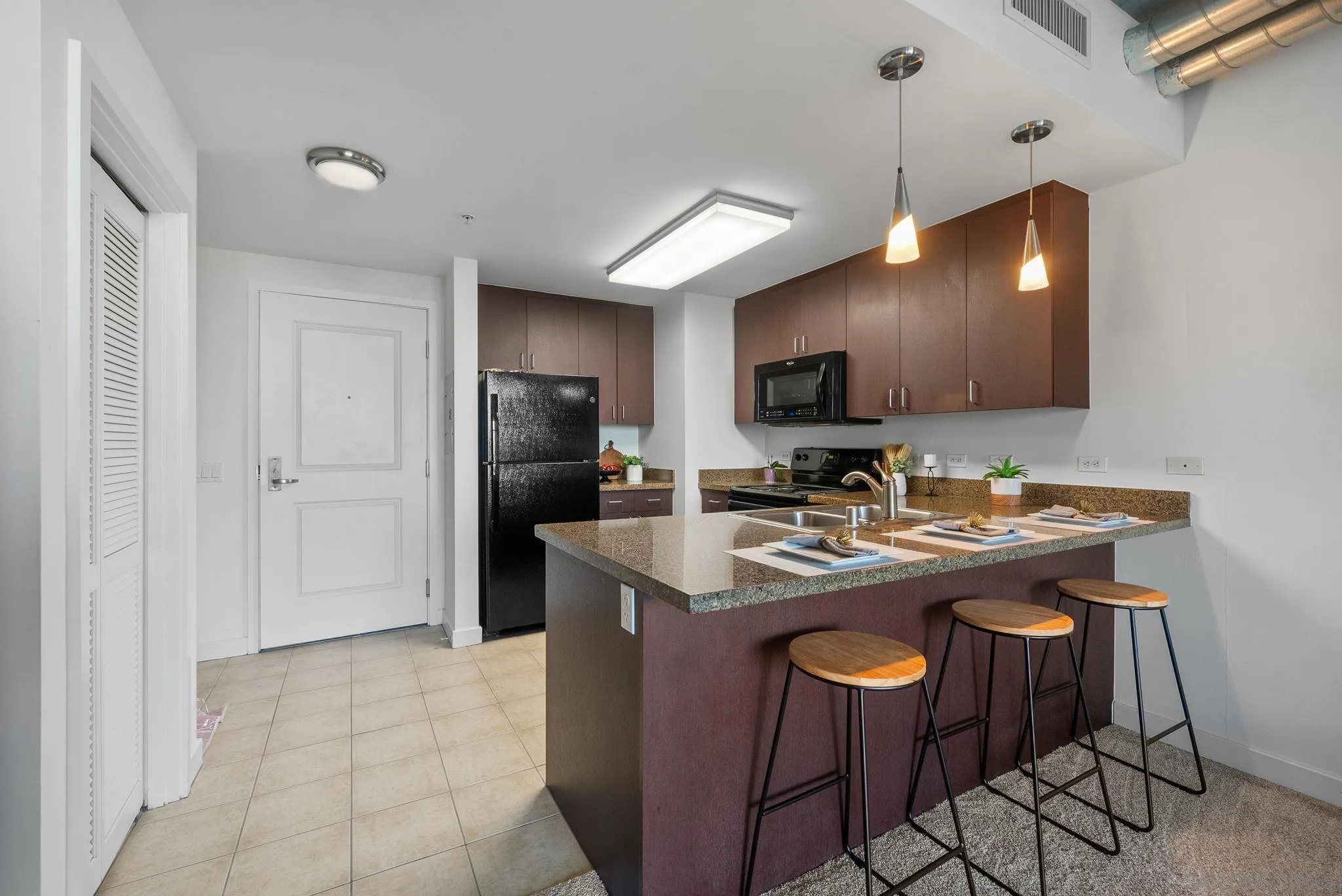 Photo #5: 240025347 Listing 