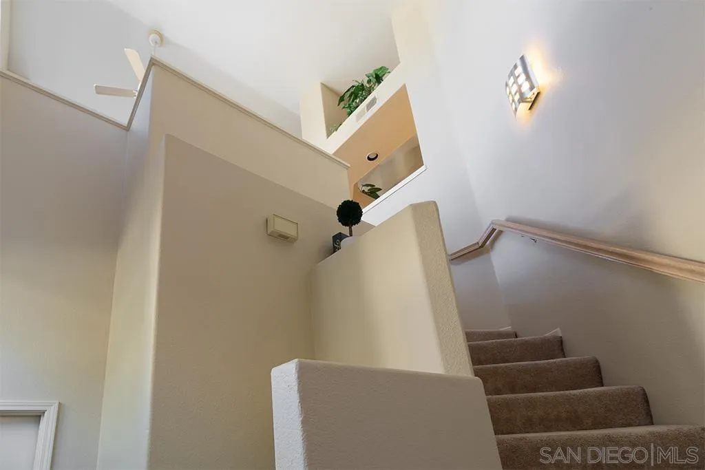 Photo #4: 240025348 Listing 