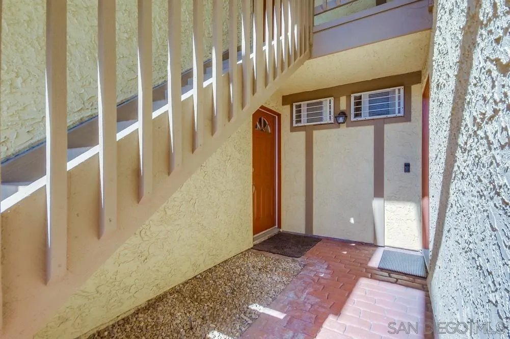 Photo #6: 240025383 Listing 