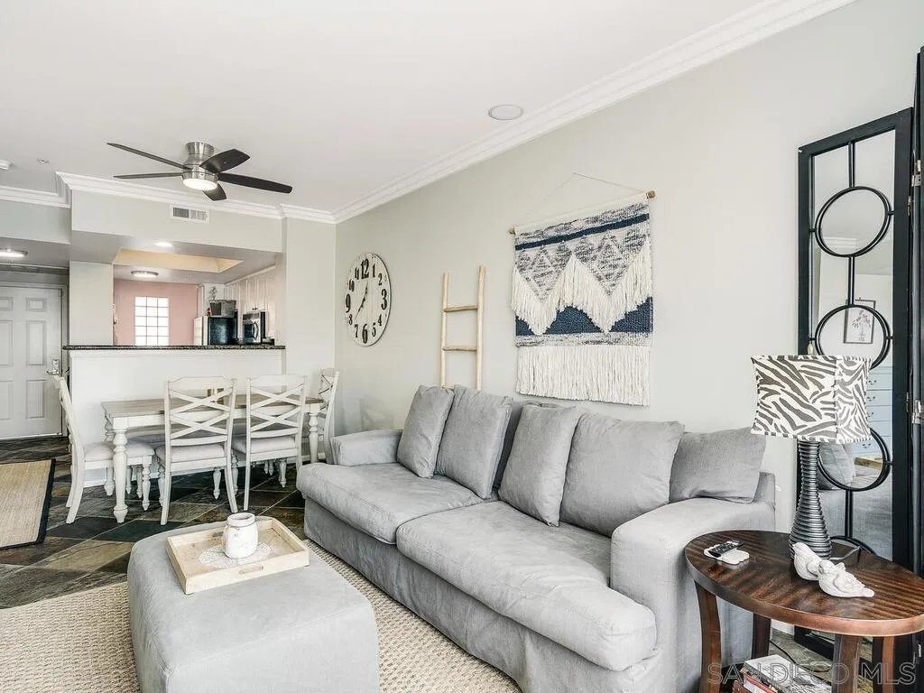 Photo #6: 240025619 Listing 