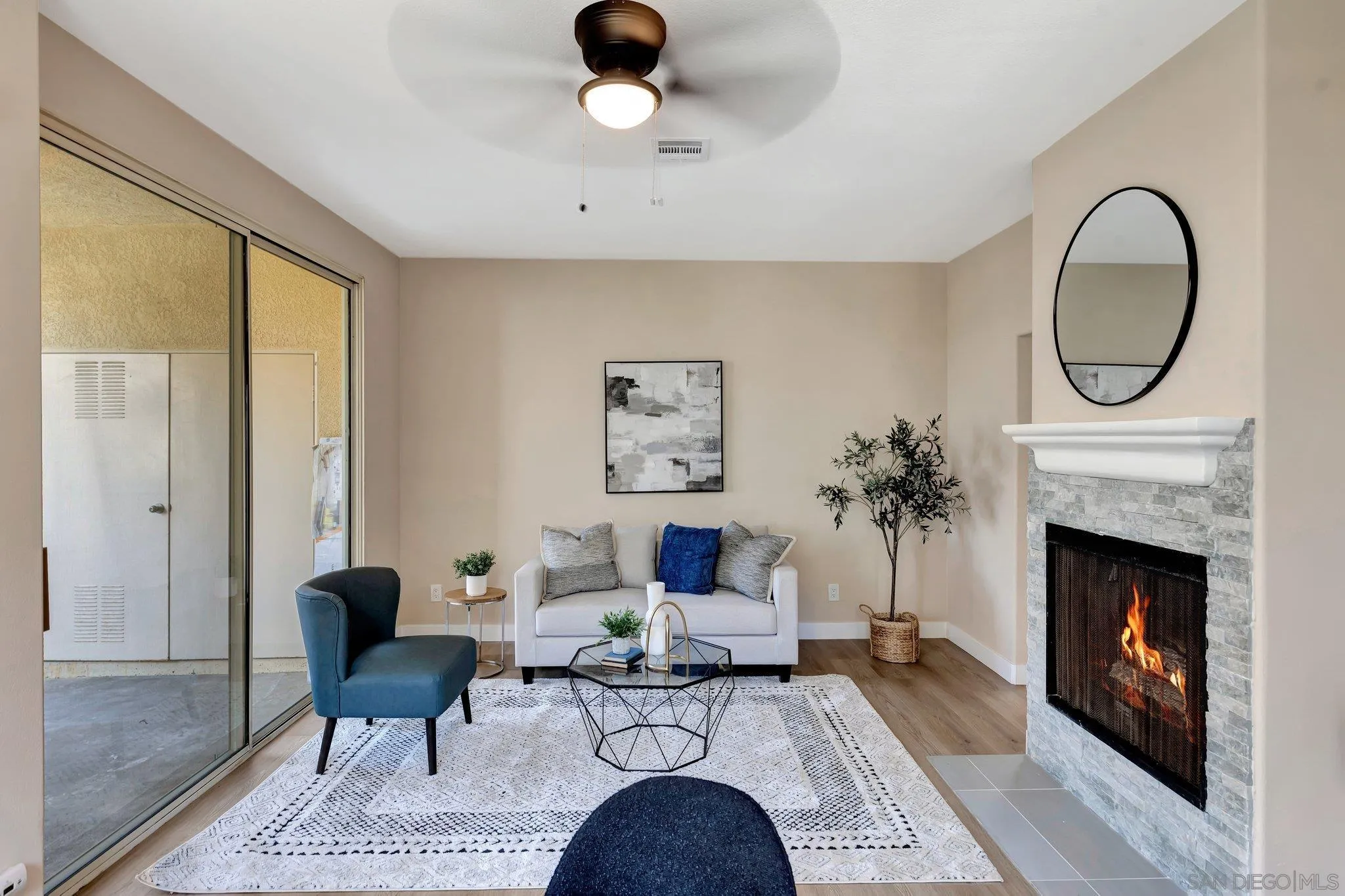 Photo #3: 240025631 Listing 