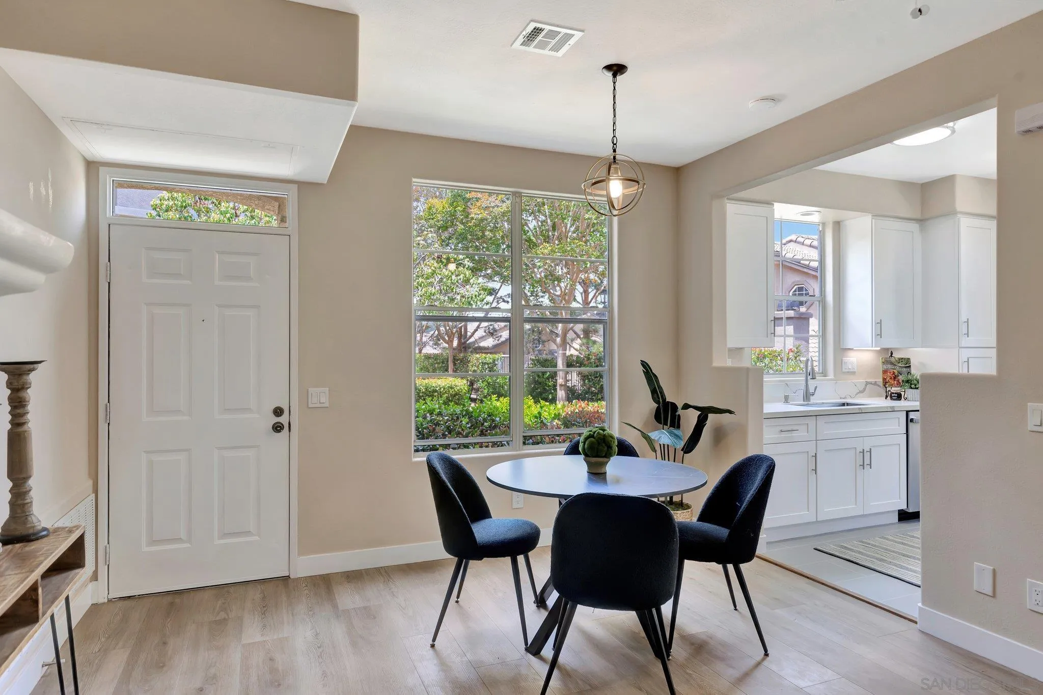 Photo #6: 240025631 Listing 