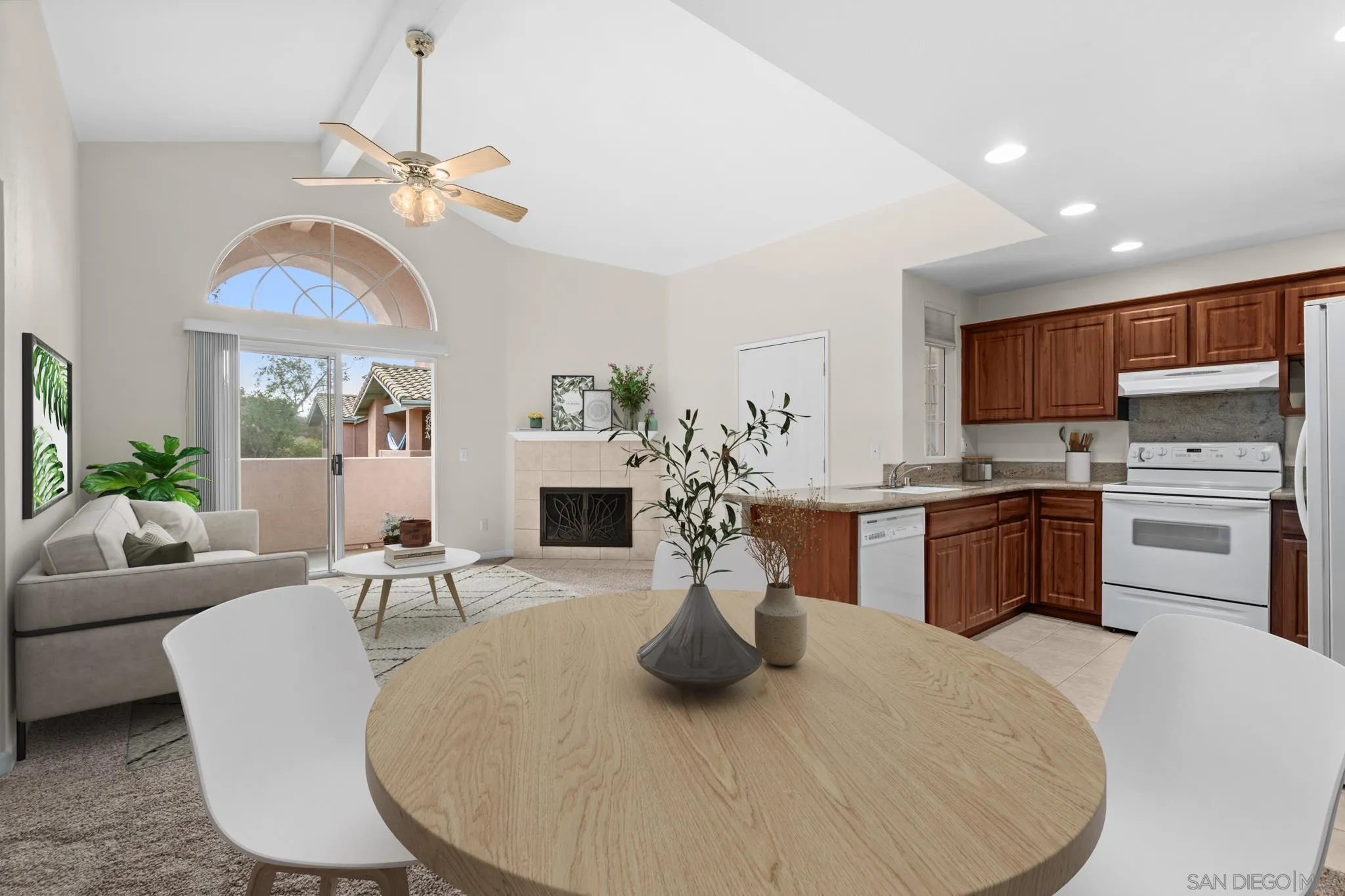 Photo #4: 240025660 Listing 