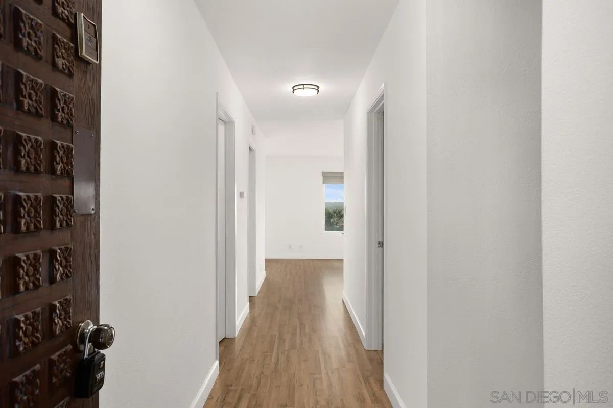 Photo #3: 240025675 Listing 