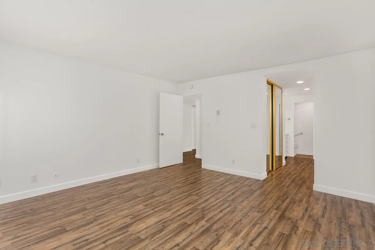 Photo #6: 240025675 Listing 