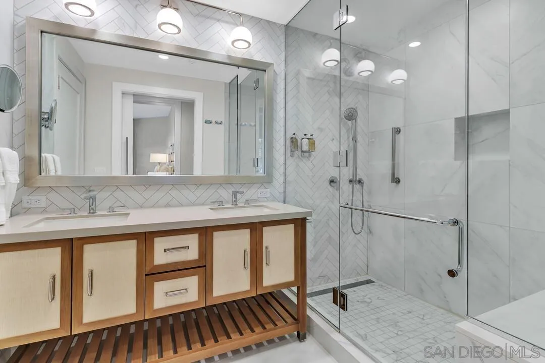 Photo #16: 240025763 Listing: Photo #16