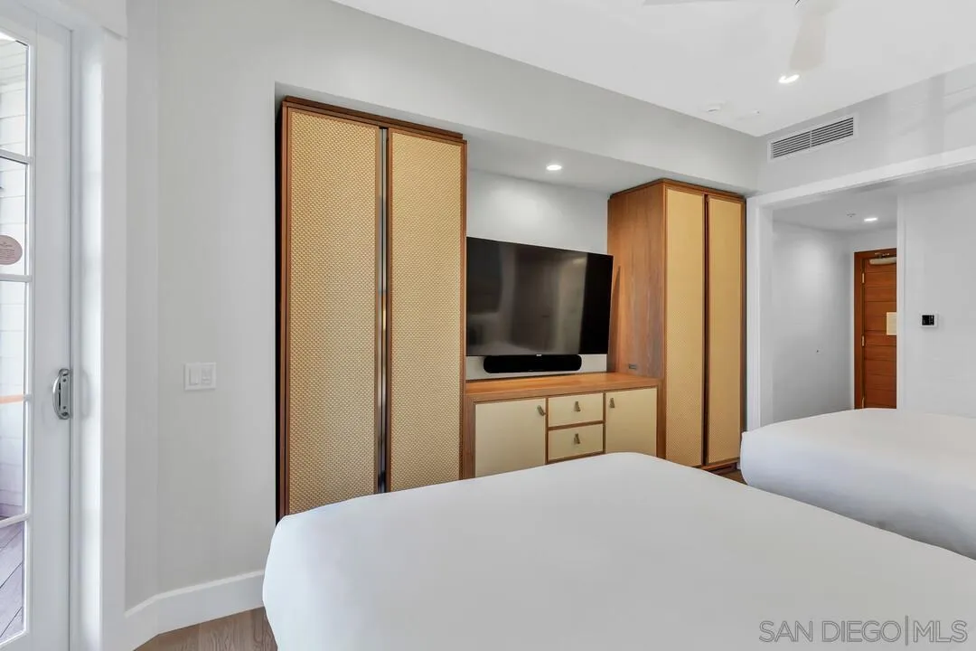 Photo #14: 240025763 Listing: Photo #14