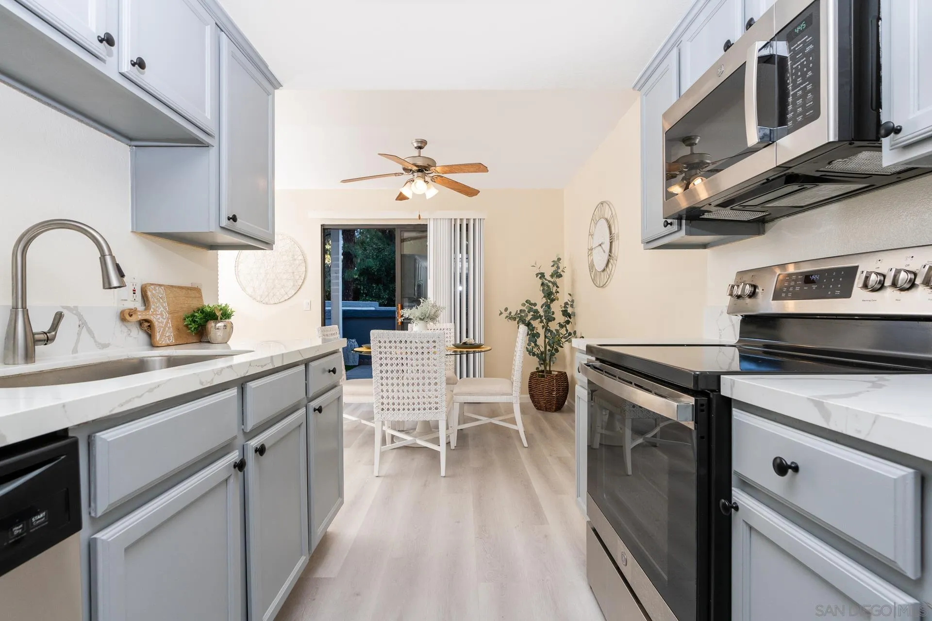 Photo #5: 240025938 Listing 