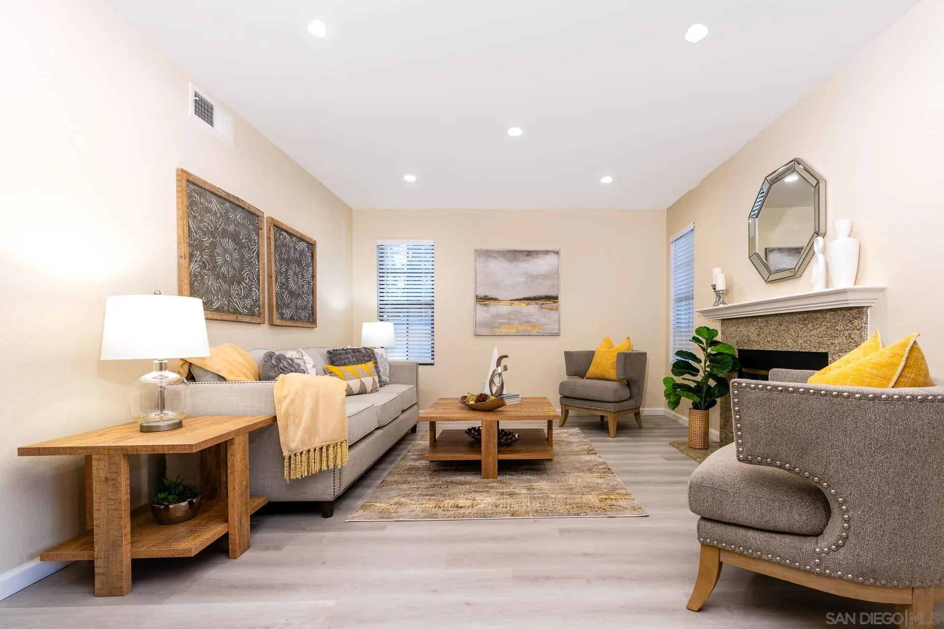 Photo #3: 240025938 Listing 