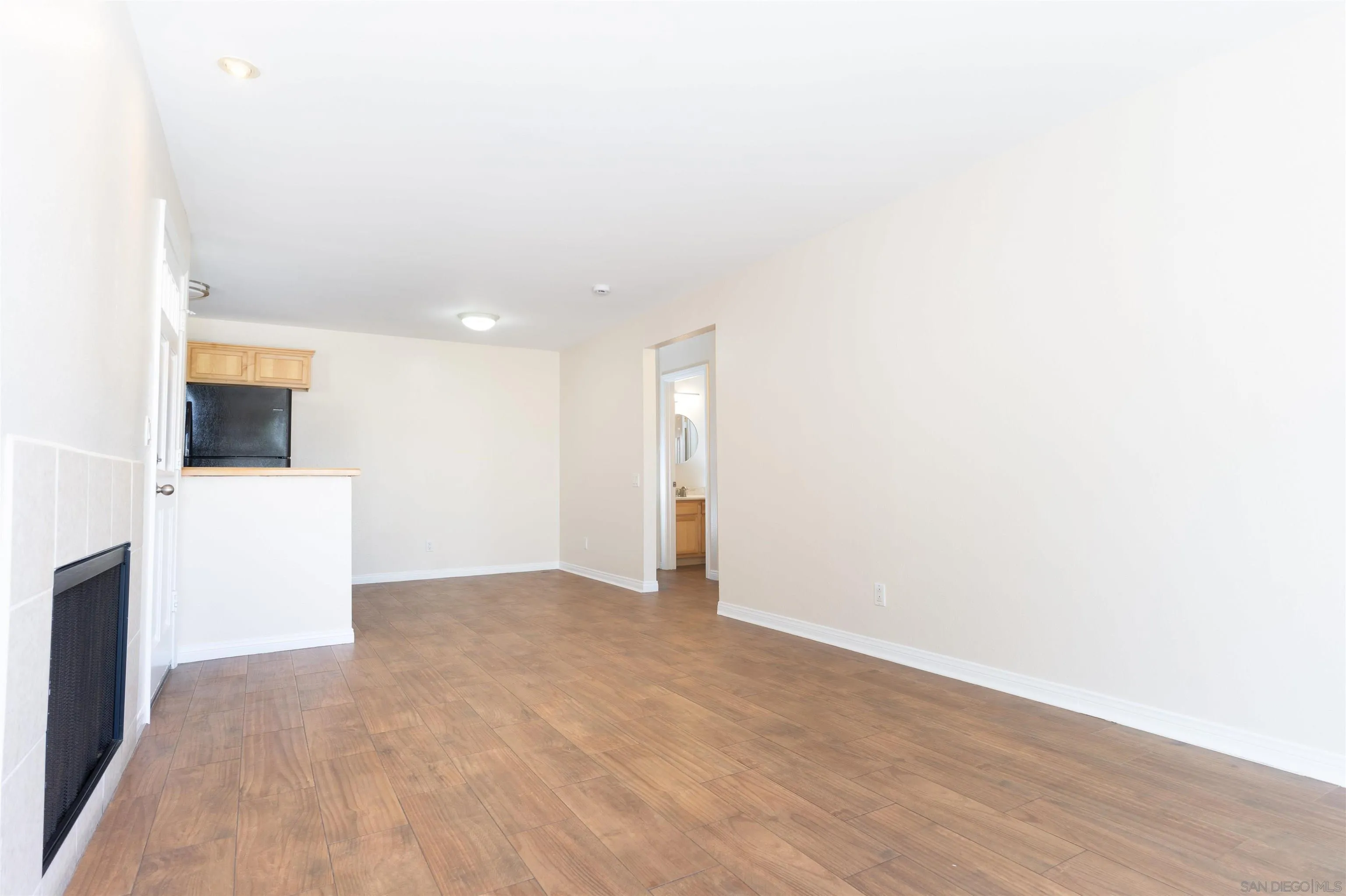Photo #4: 240026010 Listing 