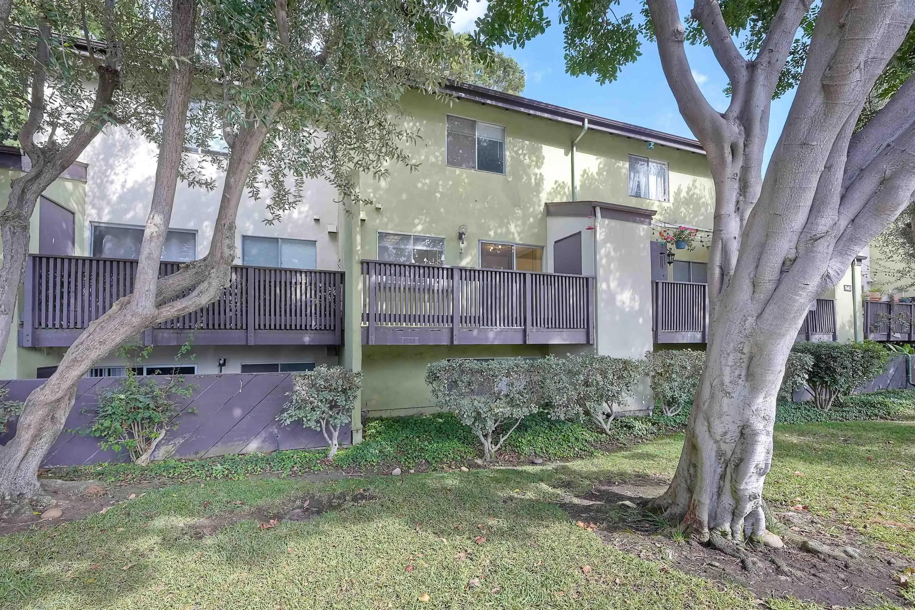 Photo #2: 240026012 Listing 