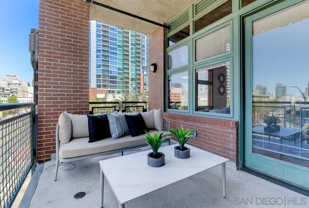 Photo #2: 240026020 Listing 