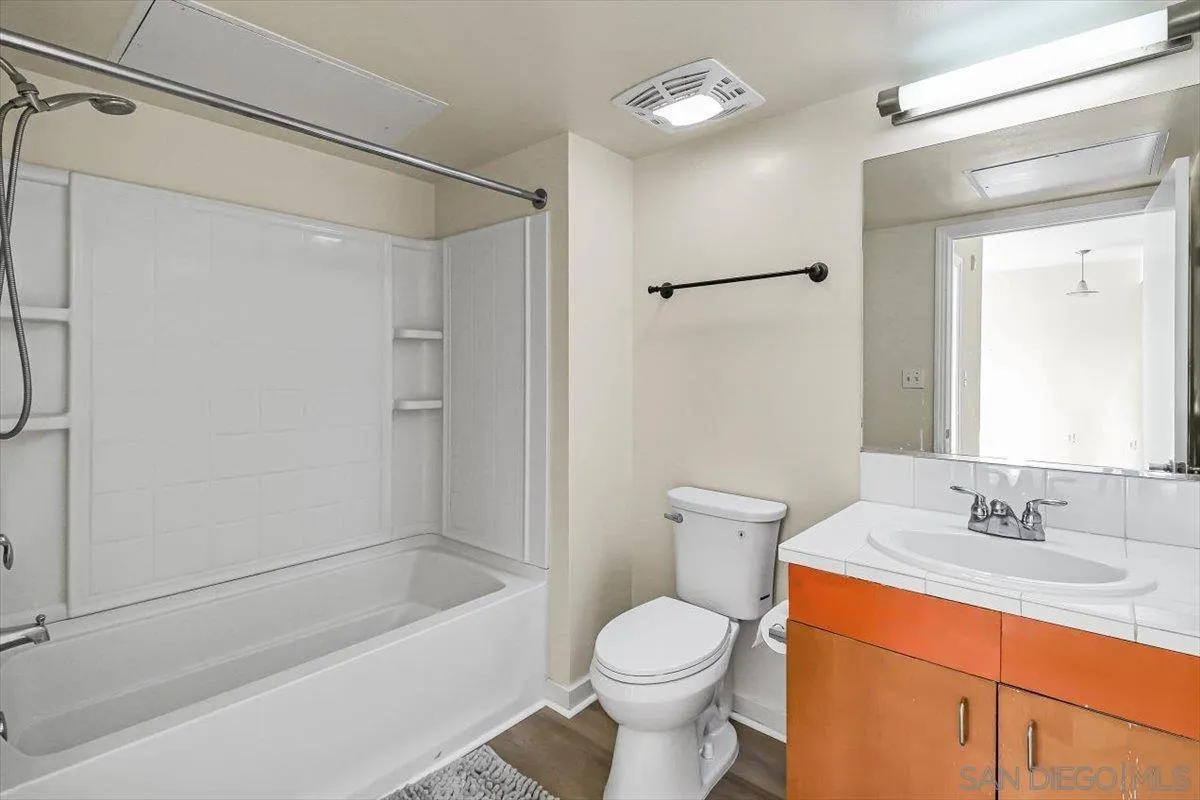 Photo #8: 240026021 Listing: Photo #8