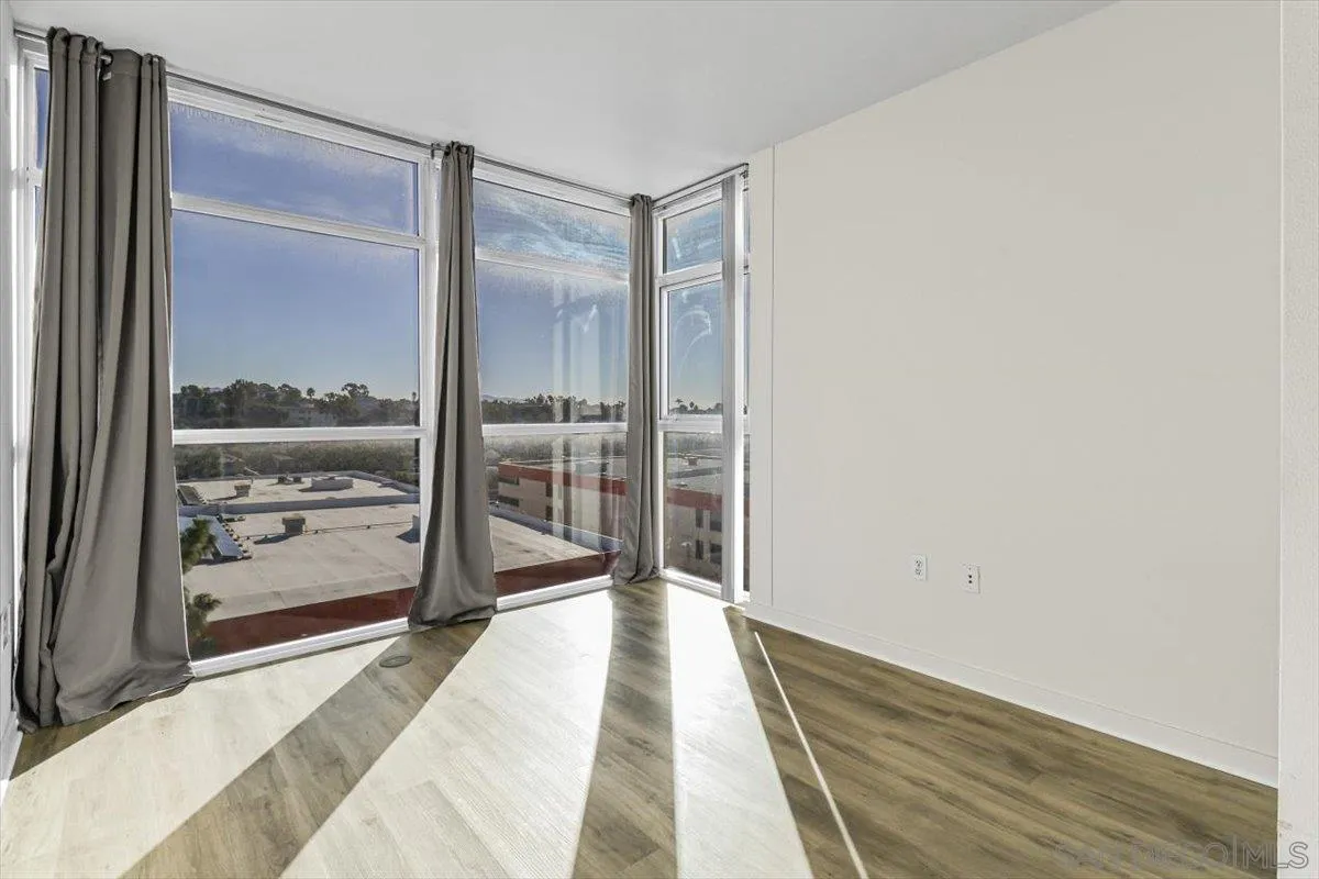 Photo #6: 240026021 Listing 
