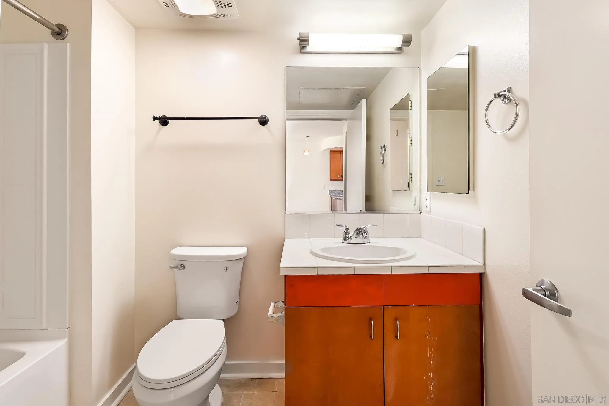 Photo #16: 240026021 Listing: Photo #16