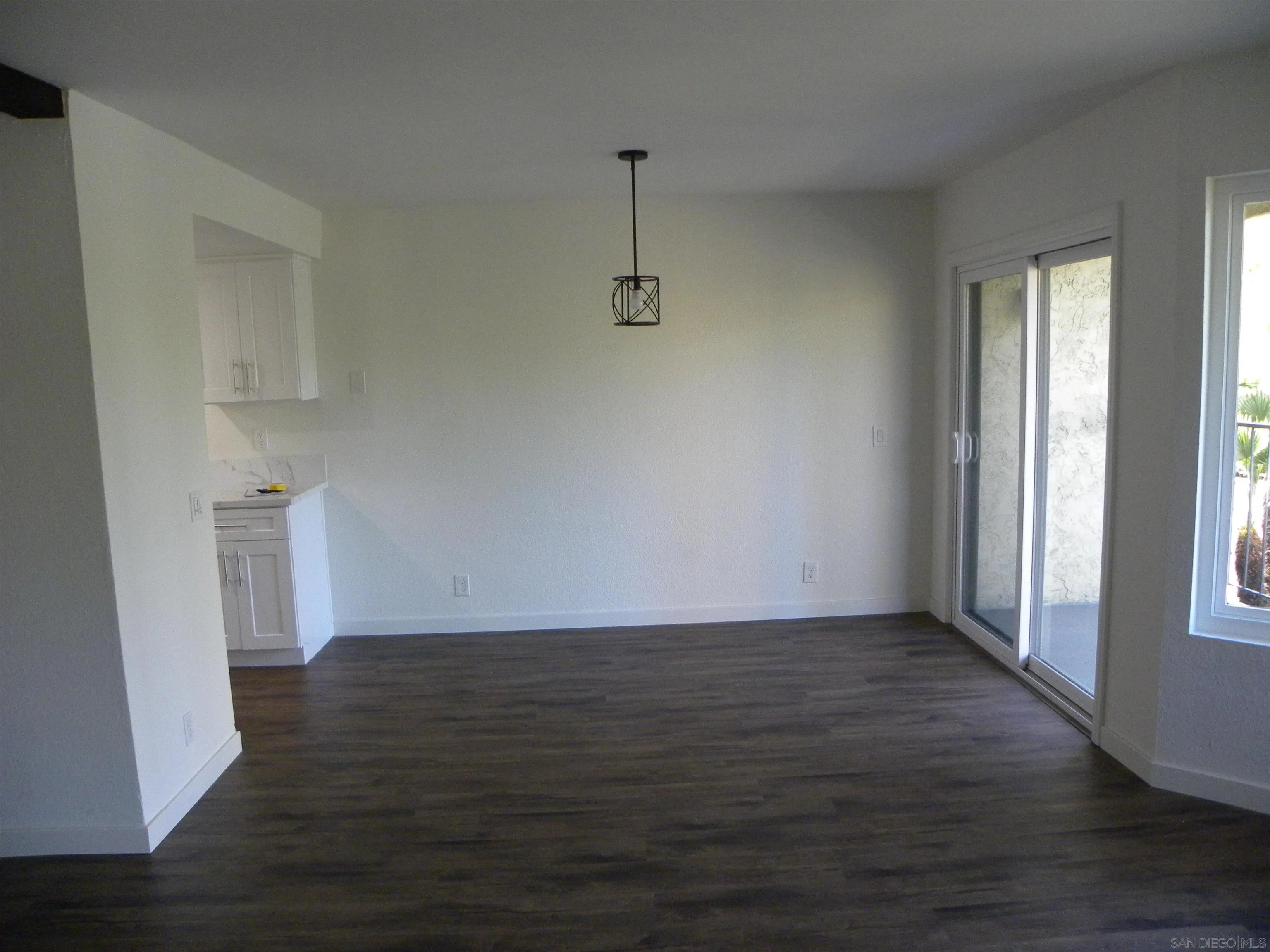 Photo #5: 240026037 Listing 