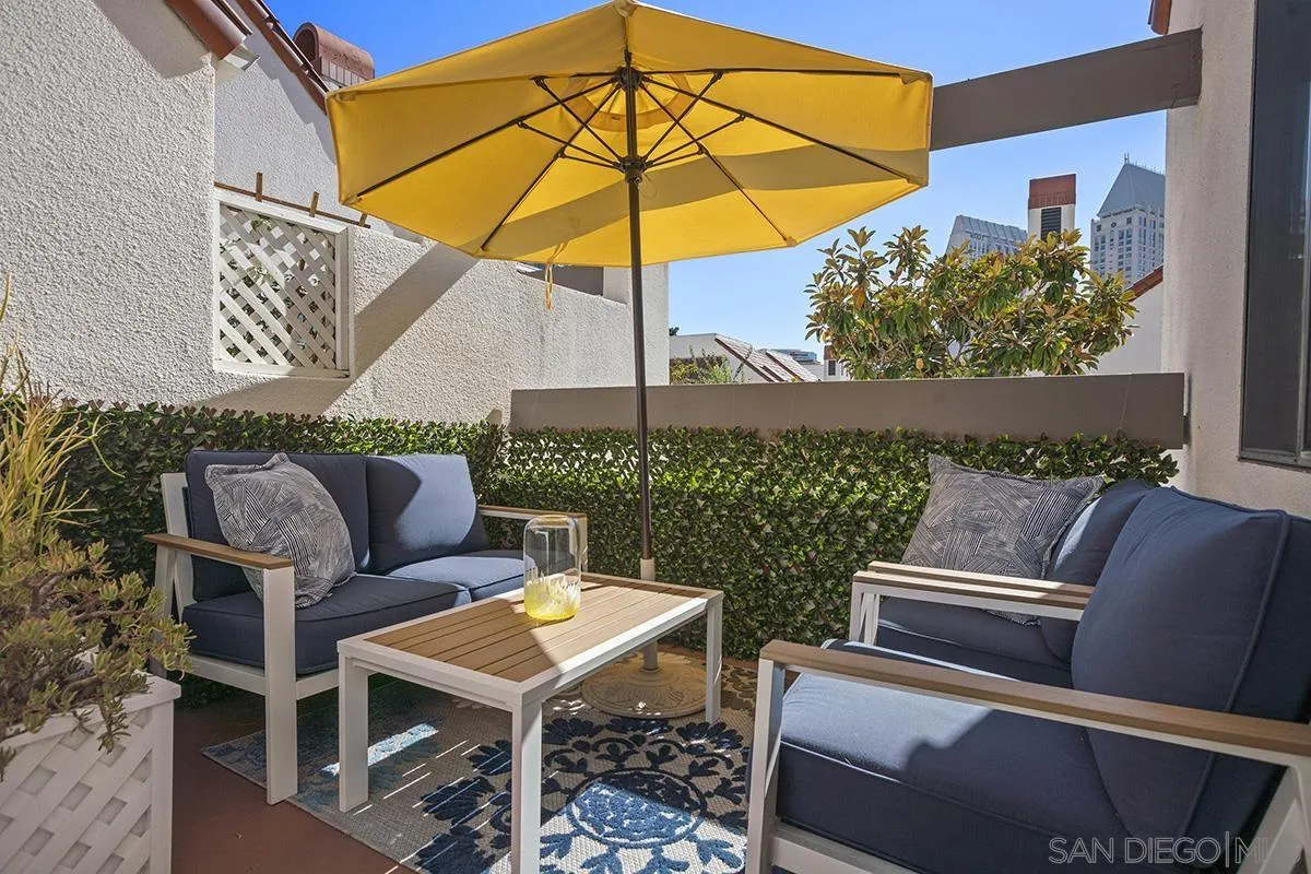 Photo #2: 240026067 Listing 