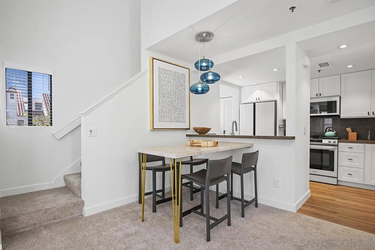 Photo #6: 240026067 Listing 