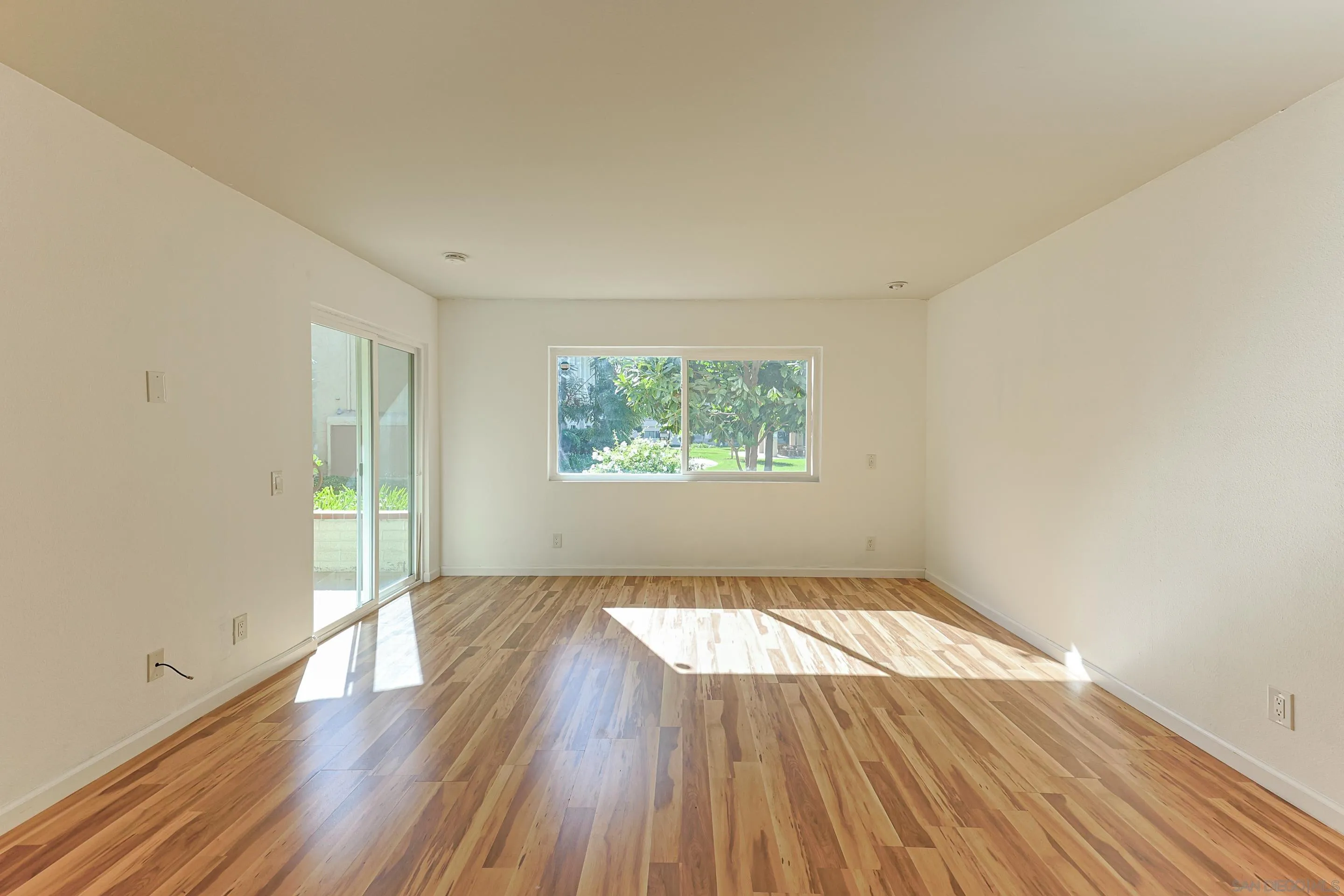 Photo #6: 240026148 Listing 