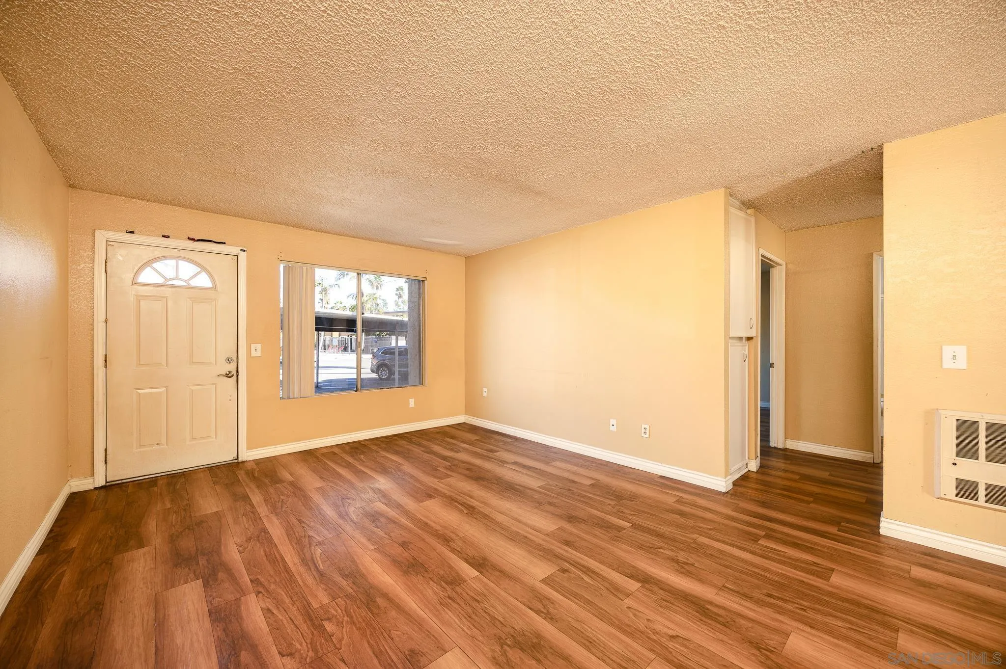 Photo #4: 240026203 Listing 