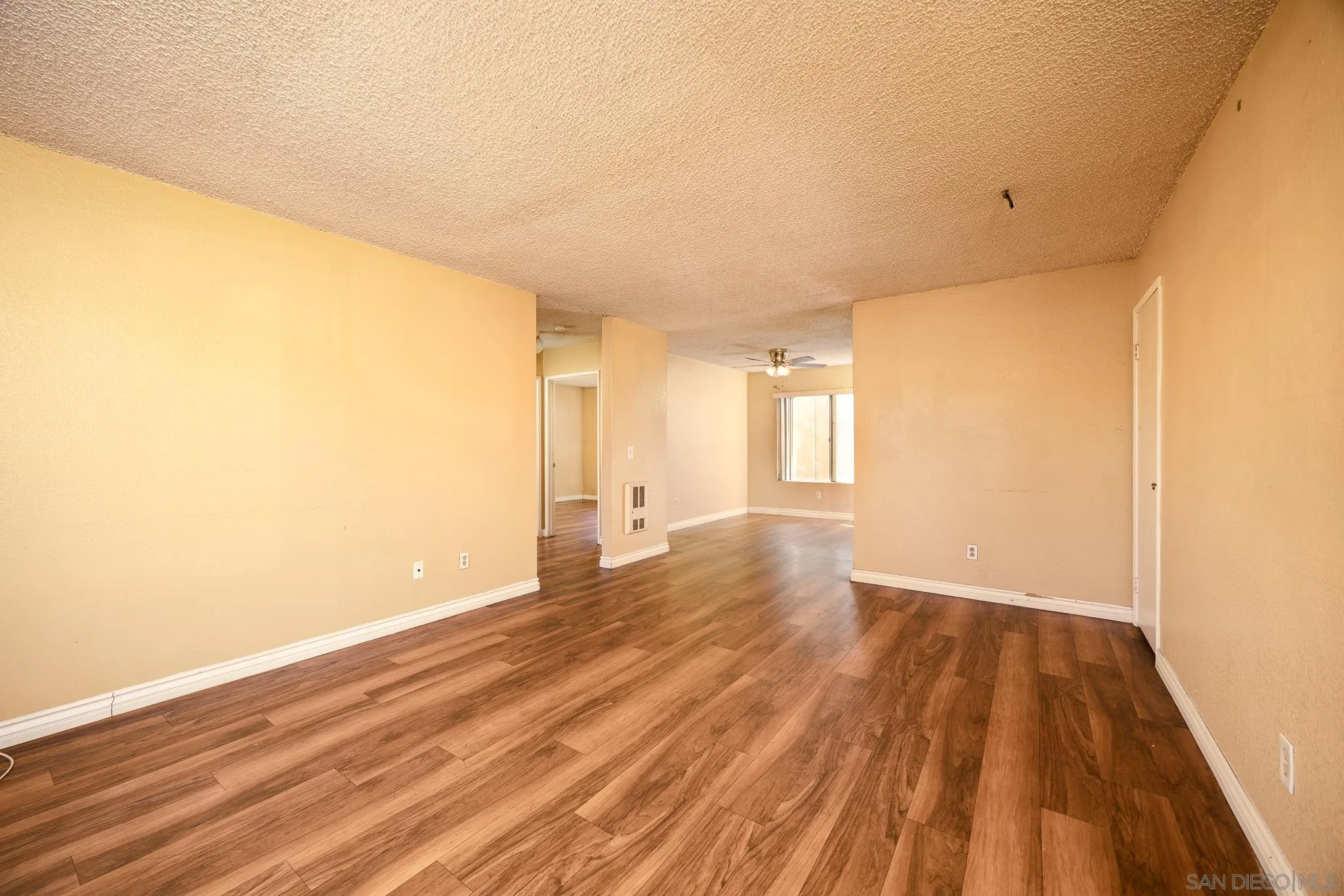 Photo #5: 240026203 Listing 