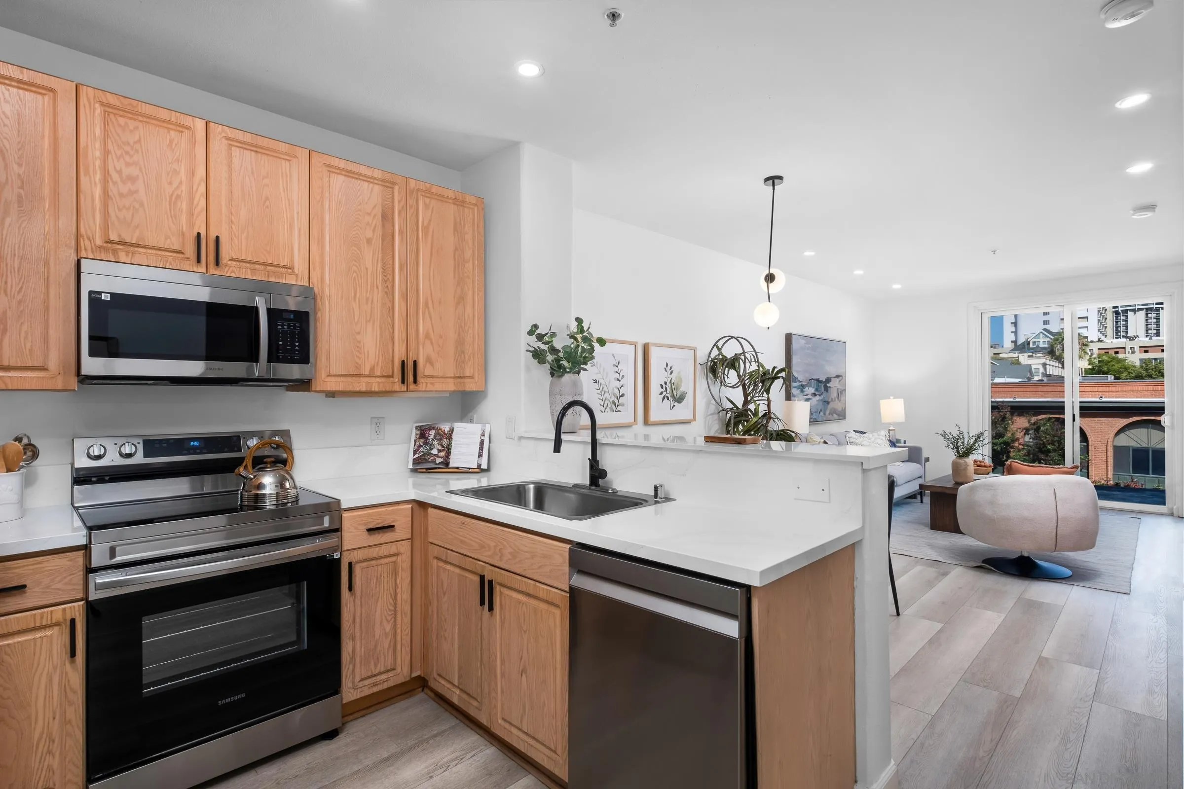 Photo #6: 240026258 Listing 