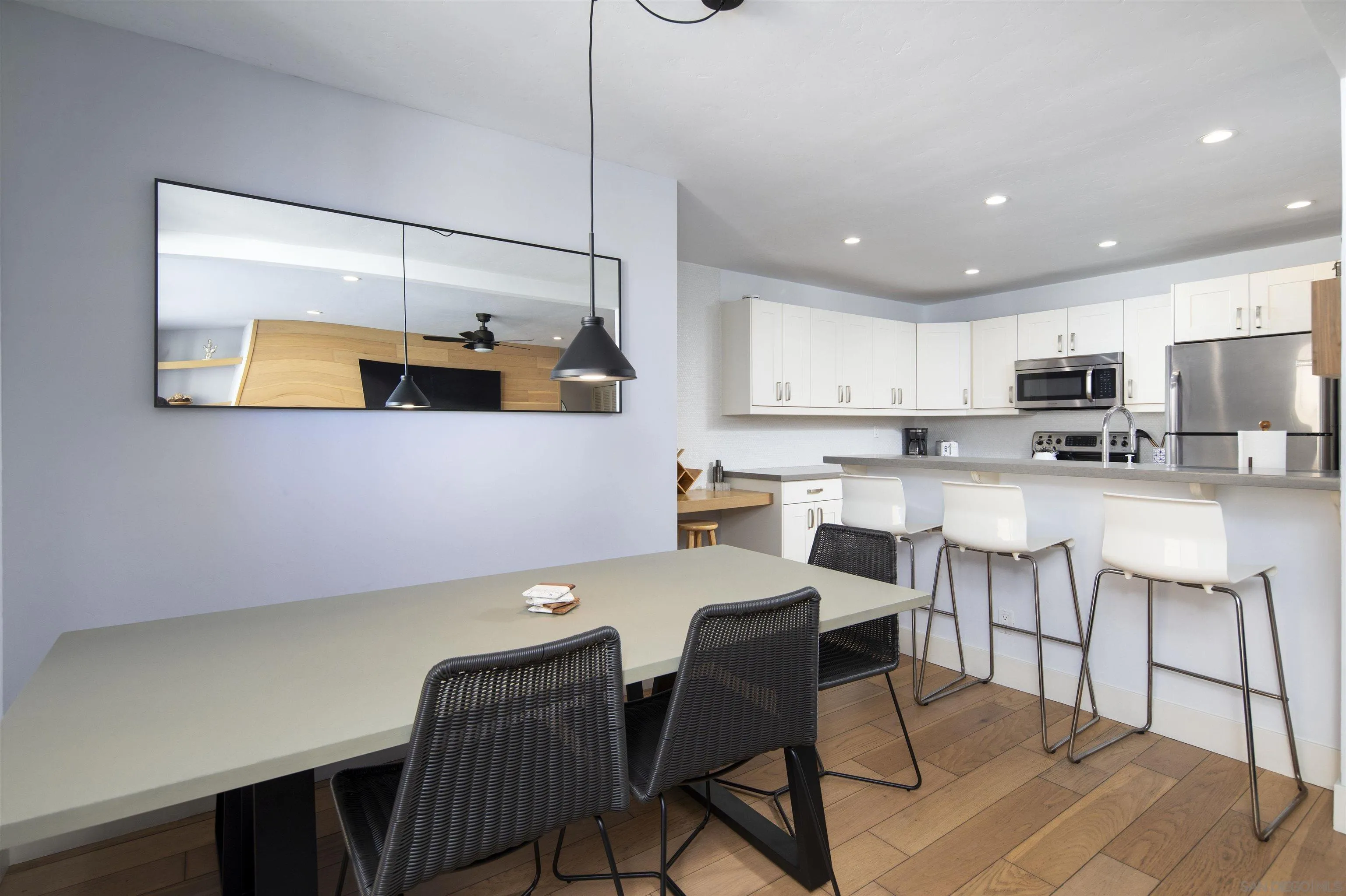 Photo #3: 240026603 Listing 