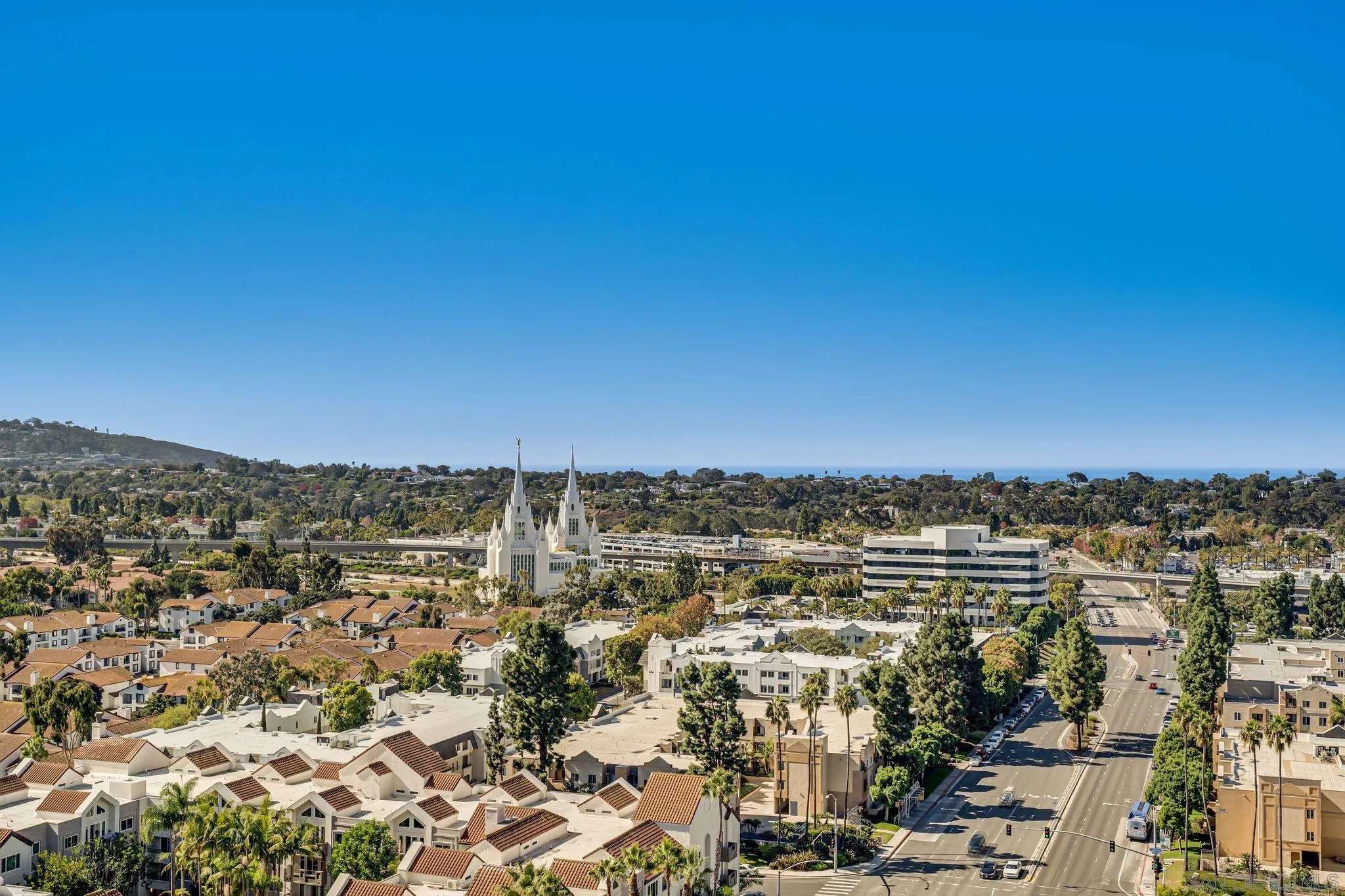 Photo #4: 240026629 Listing 