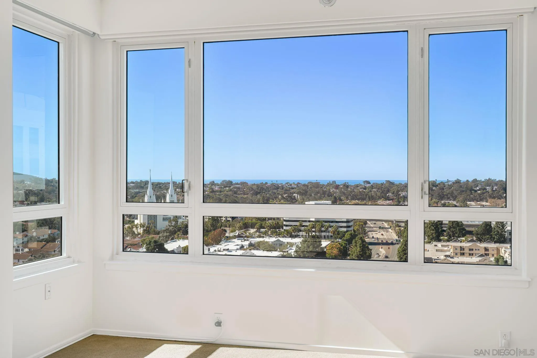 Photo #3: 240026629 Listing 