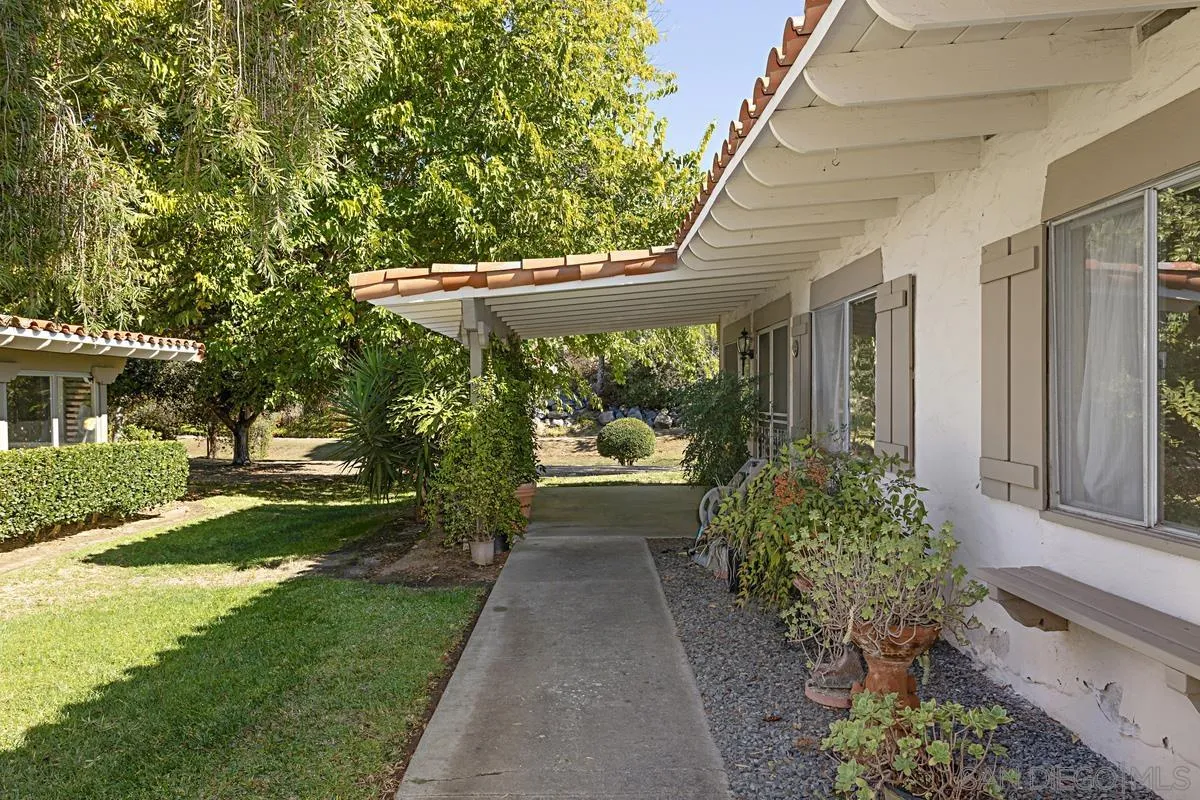 Photo #6: 240026648 Listing 