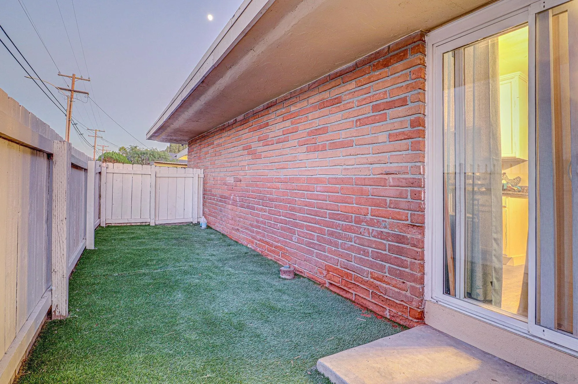 Photo #3: 240026673 Listing 