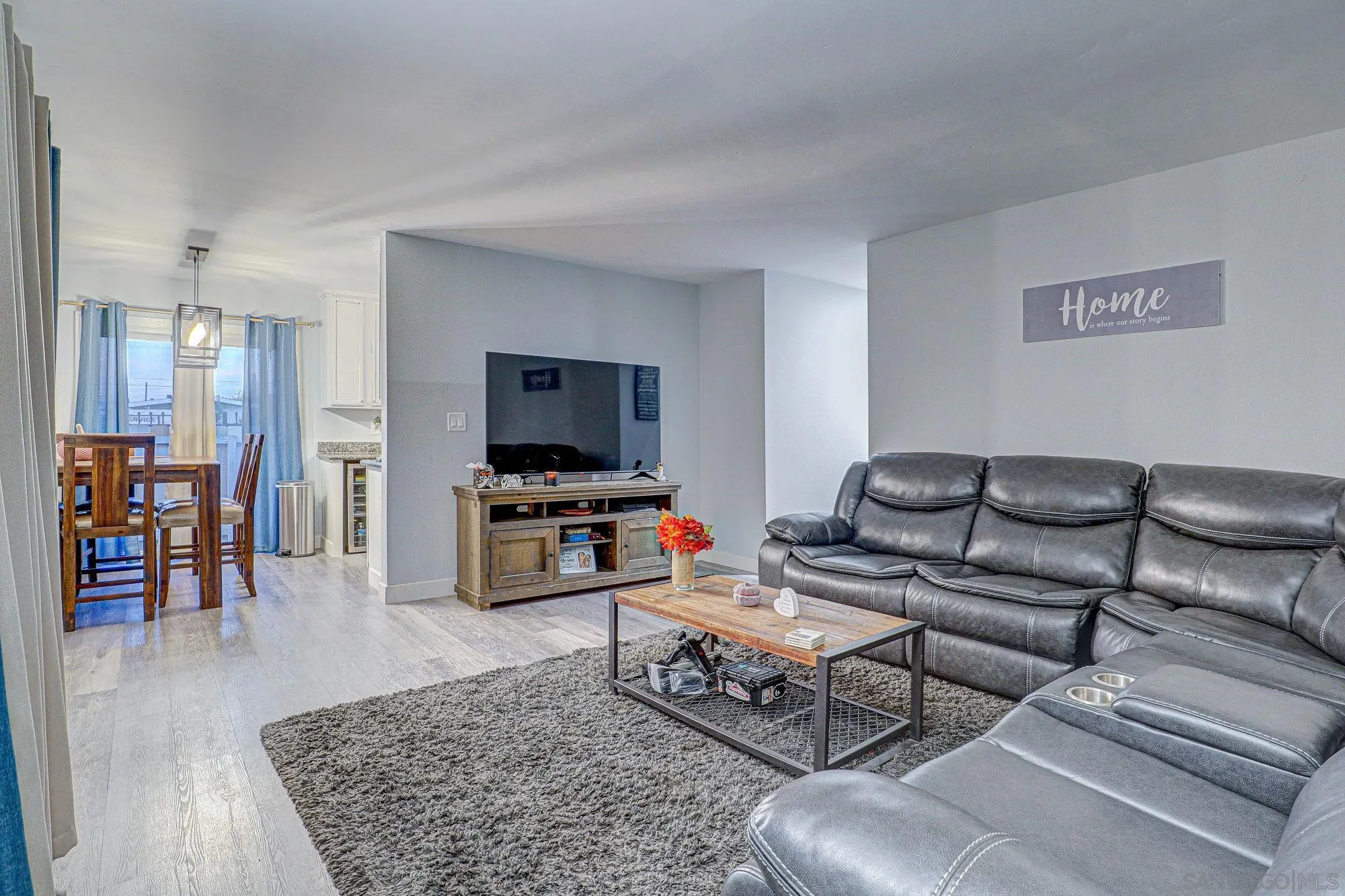 Photo #2: 240026673 Listing 