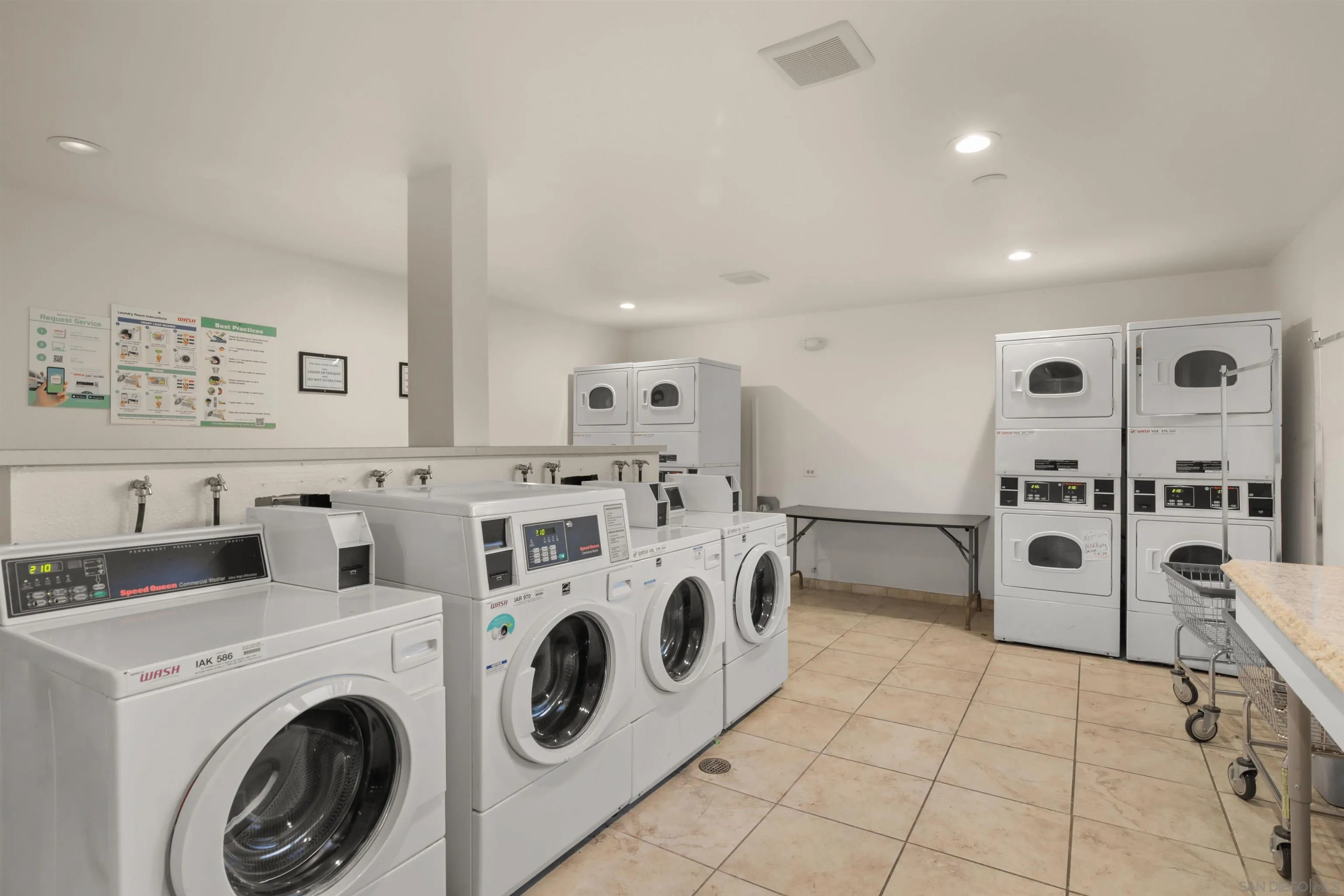 Photo #2: 240026699 Listing 