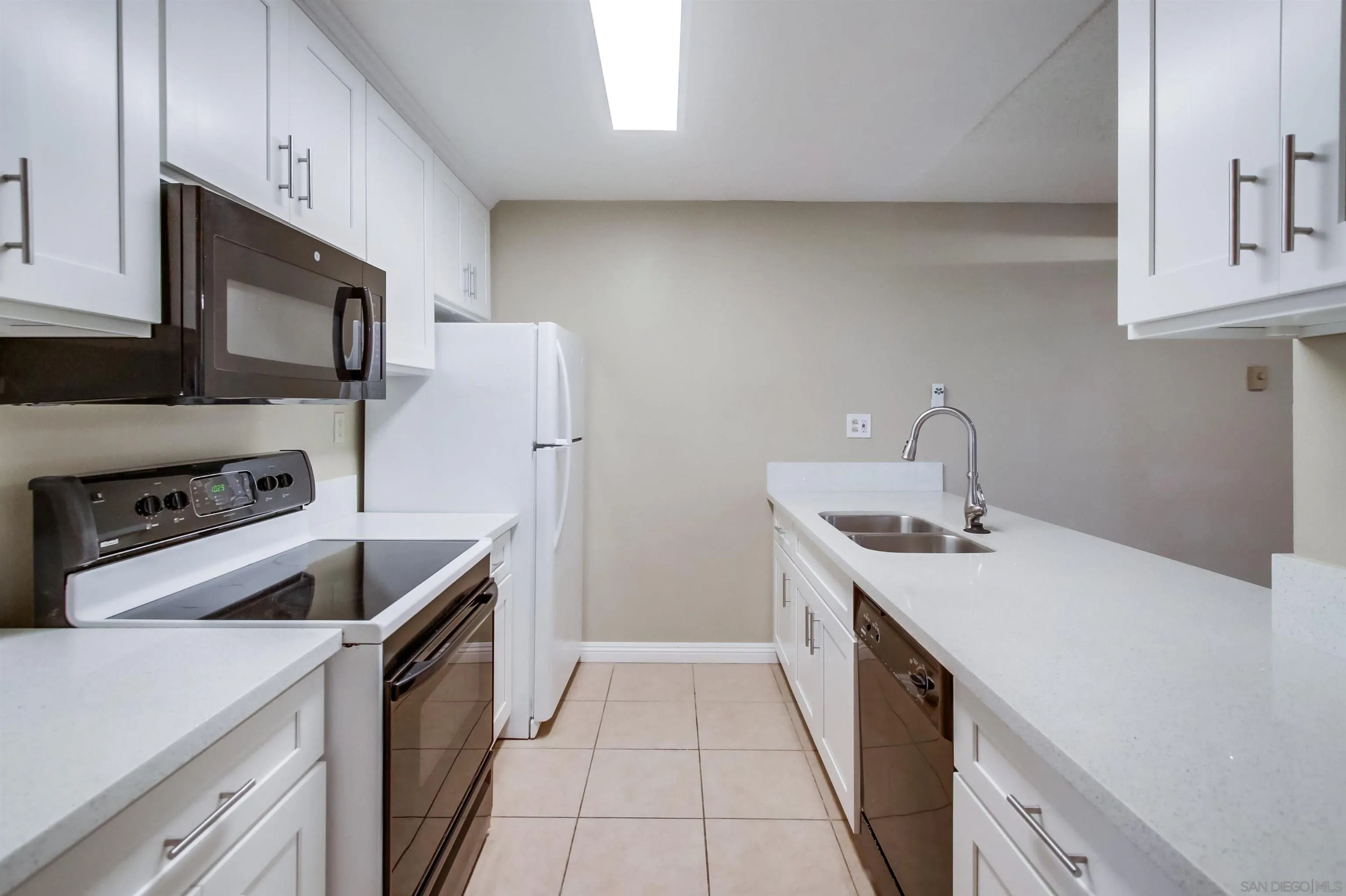 Photo #6: 240026709 Listing 