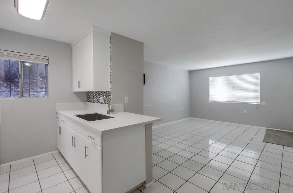 More Details about MLS # 240026742 : 6732 UNIVERSITY AVE
